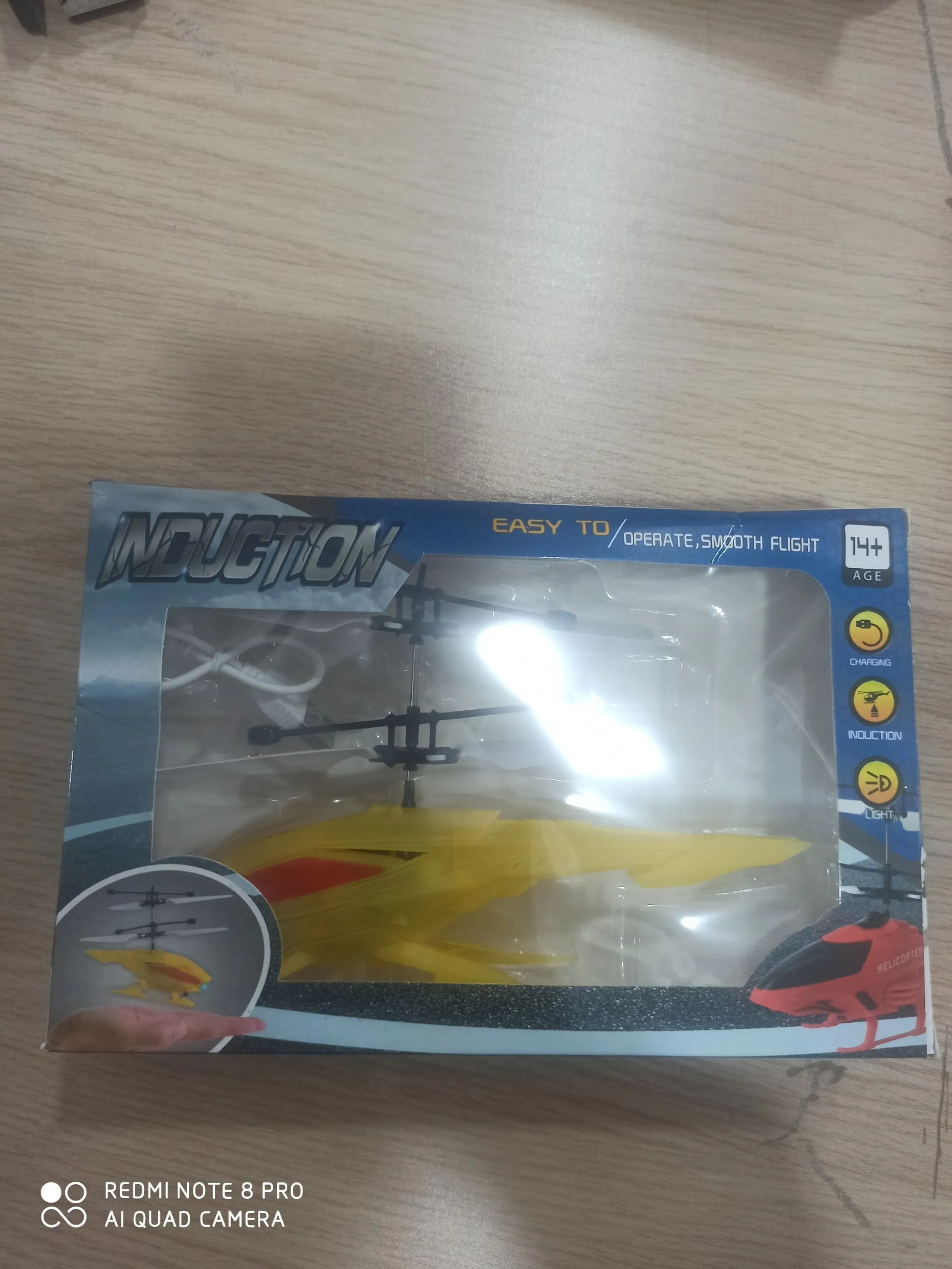 Brinquedo: Avião de controle manual para cima e para baixo,