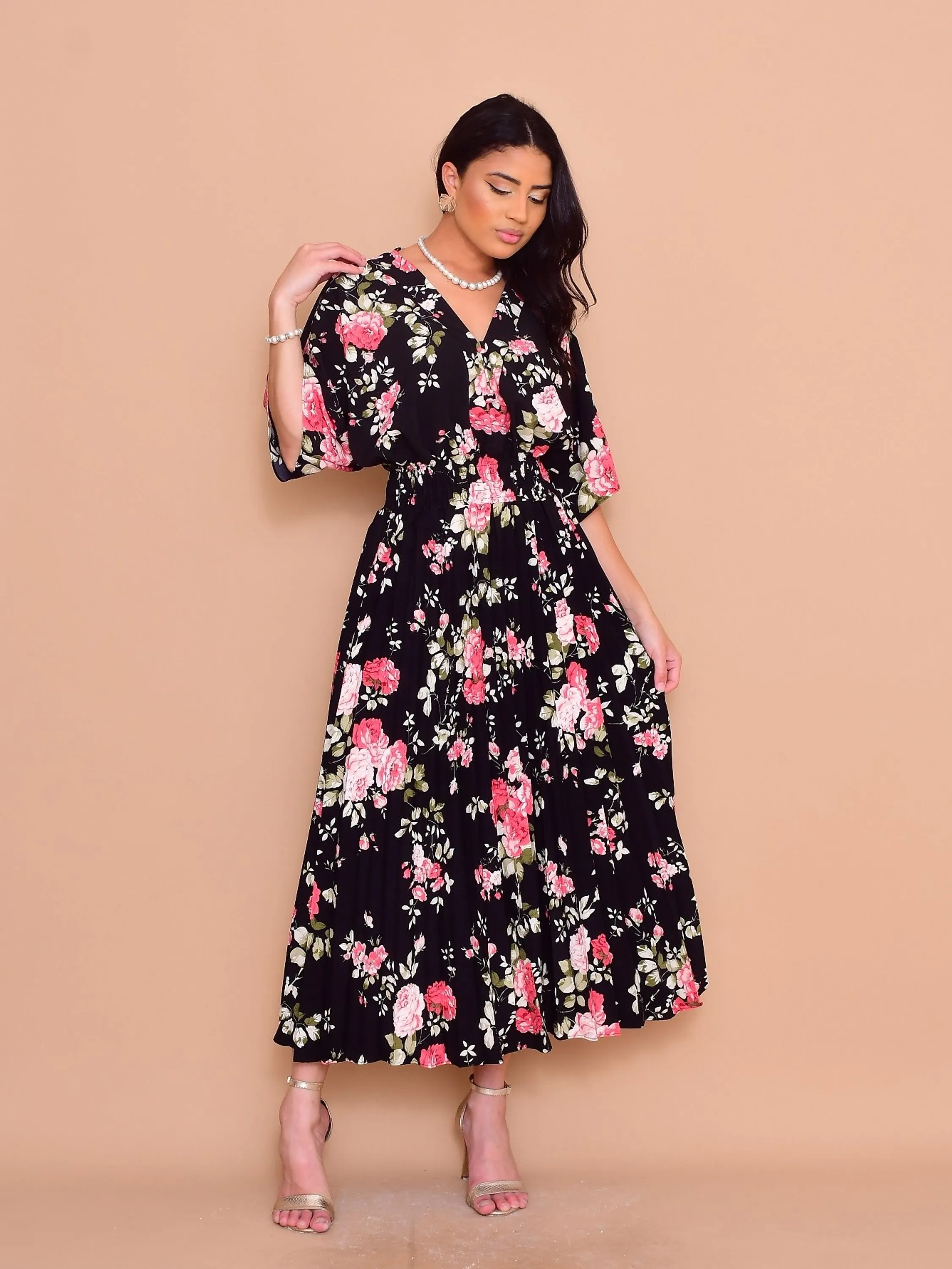 Vestido midi plissado estampada crepinho manga curto