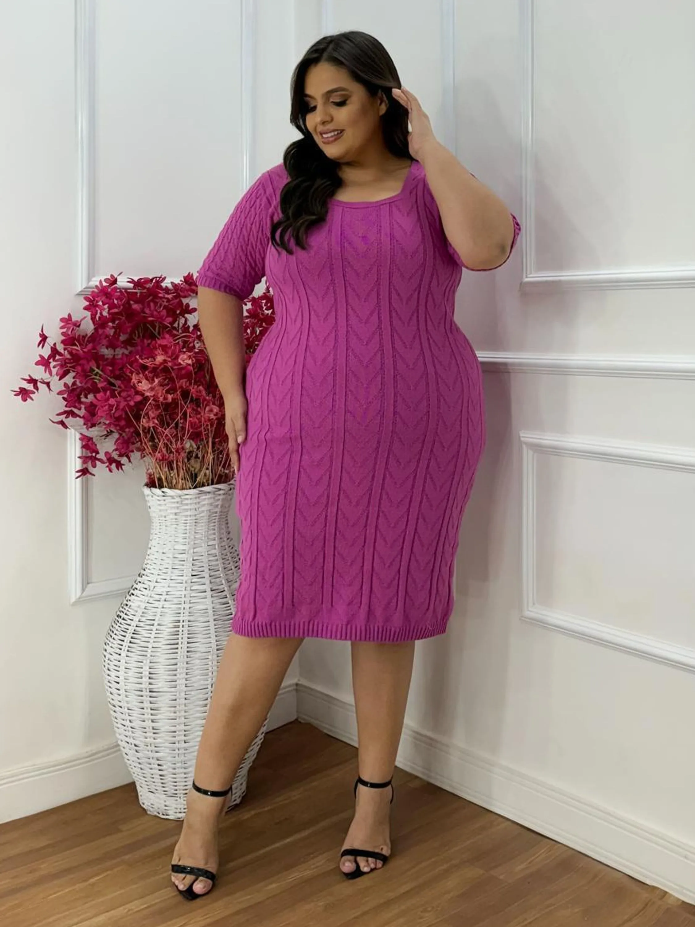 Vestido Midi Trico Plus Size Oversized Confortável Trança