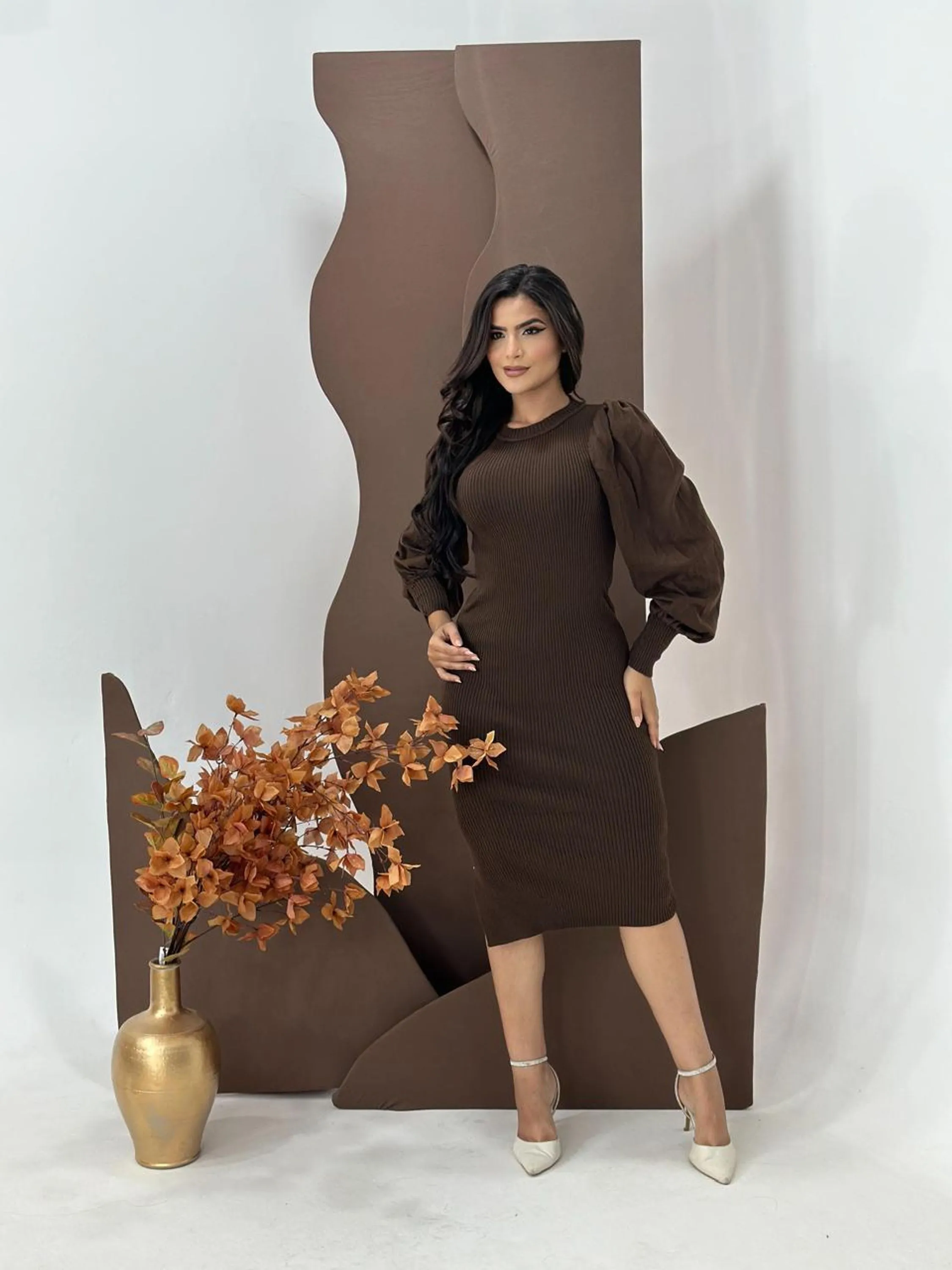 Vestido Canelado Manga Balão com Fenda Lateral