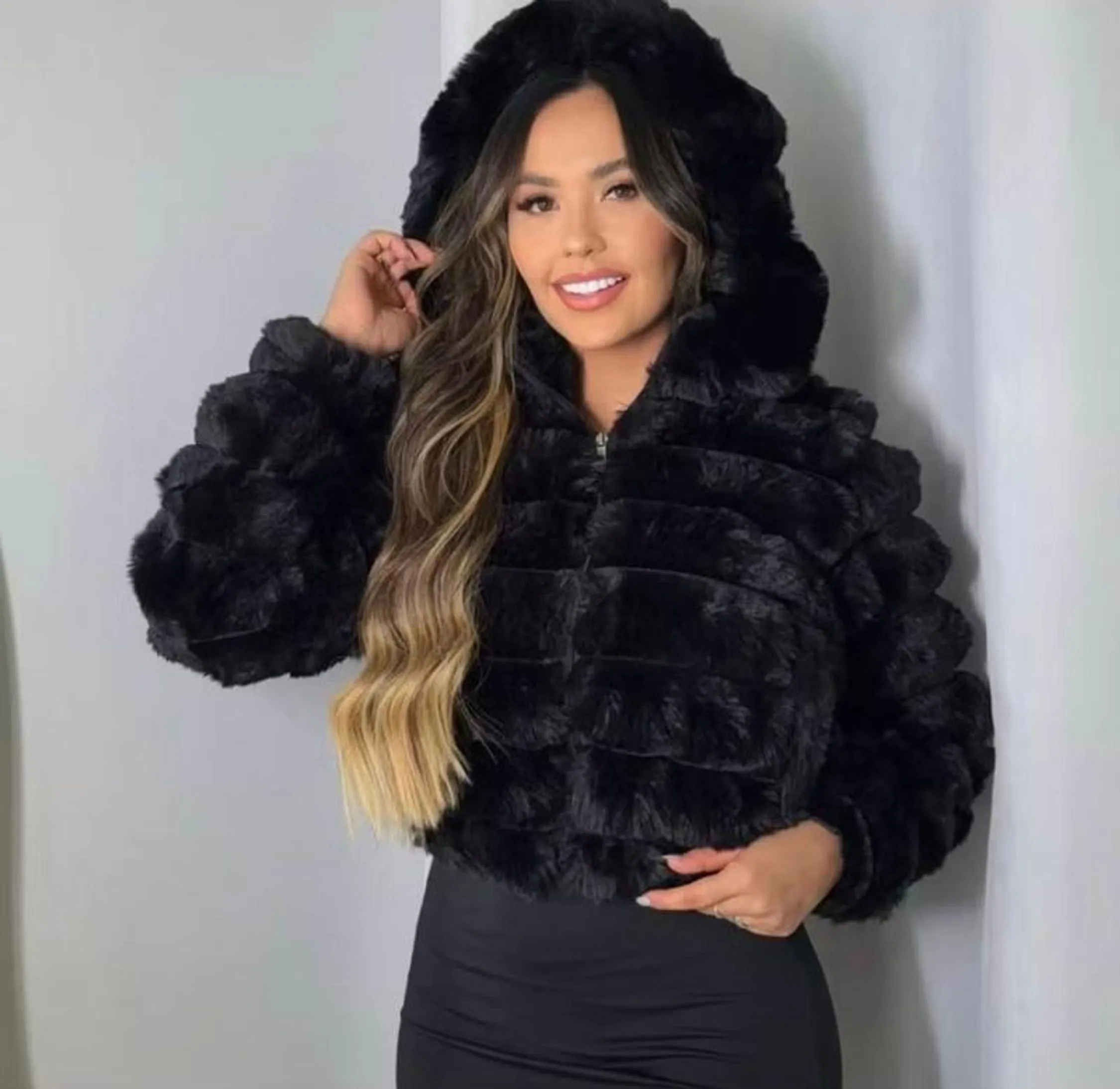 Jaqueta Puffer Feminina Inverno Capuz Pelúcia Teddy Quentinha Felpuda Casaco Forrado