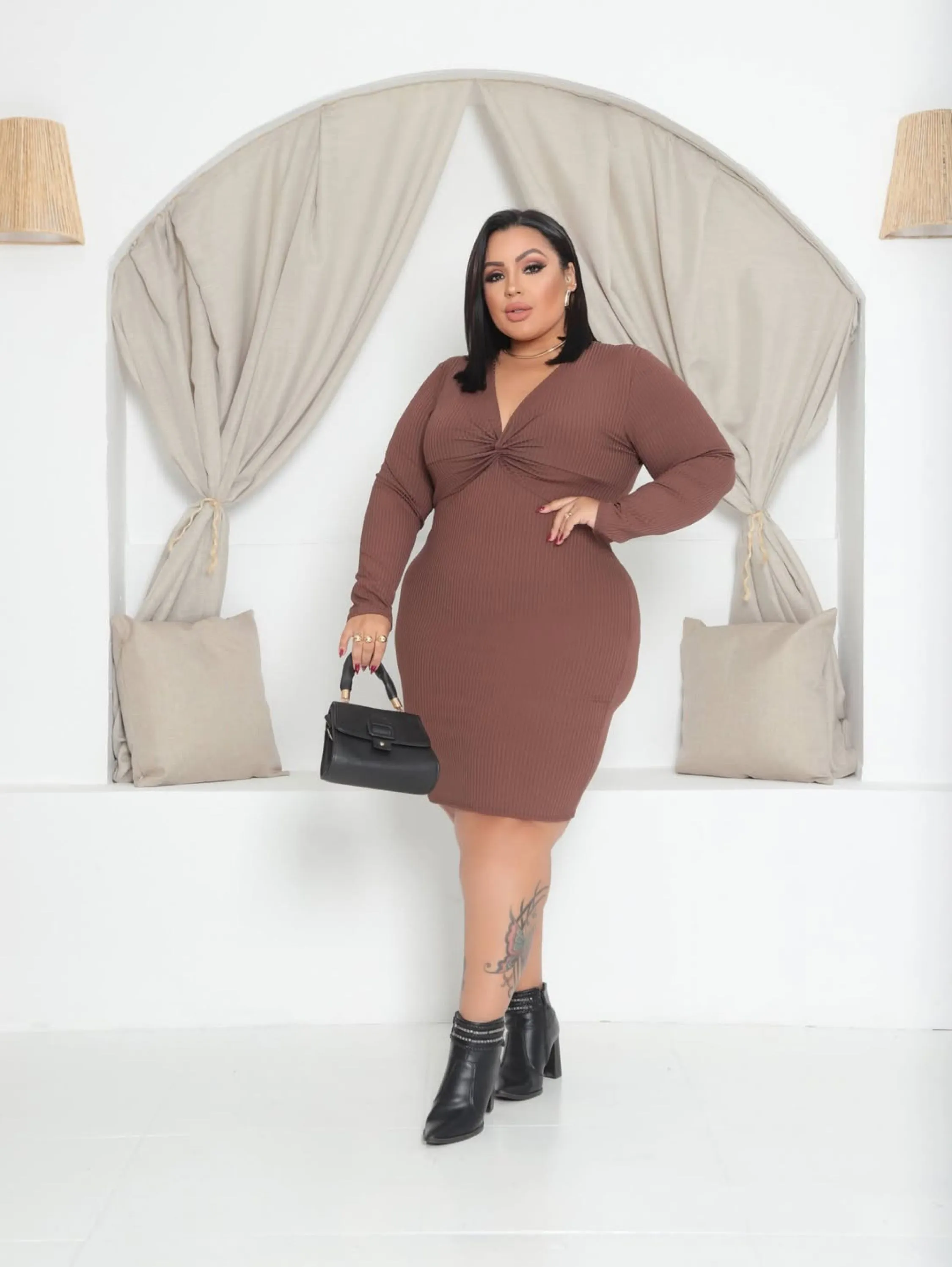 Vestido decote cruzado - Plus Size