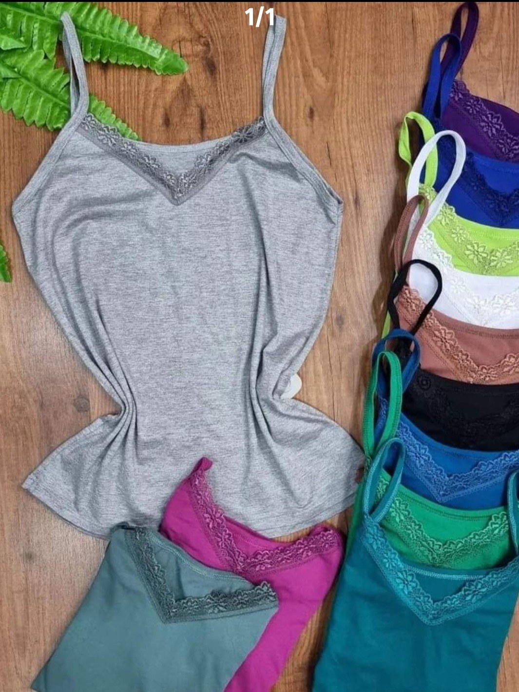 Blusa de alcinha com detalhe renda
