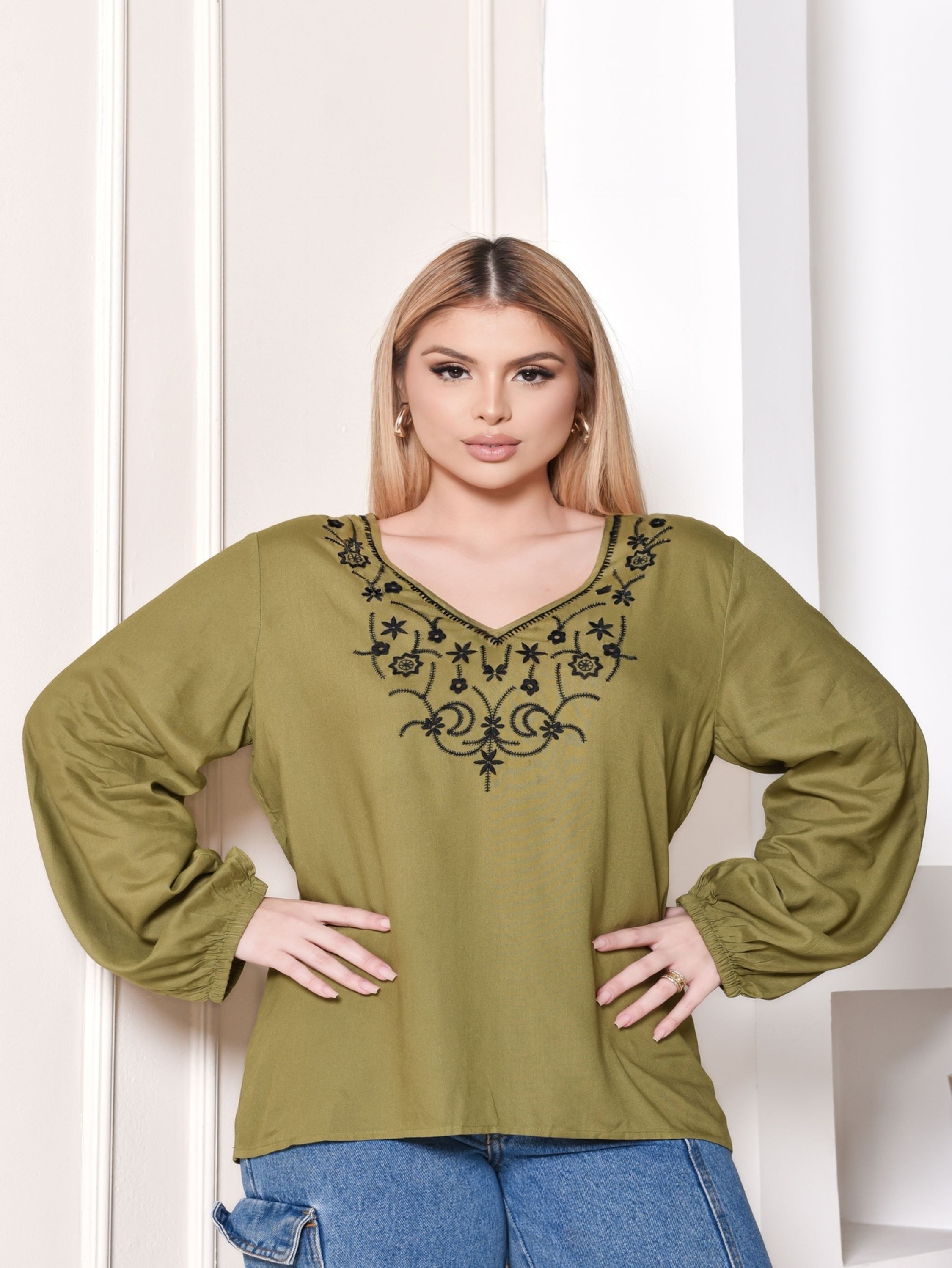 Batinha Boho Chic Indiana Bordada Feminina Casual Luxo