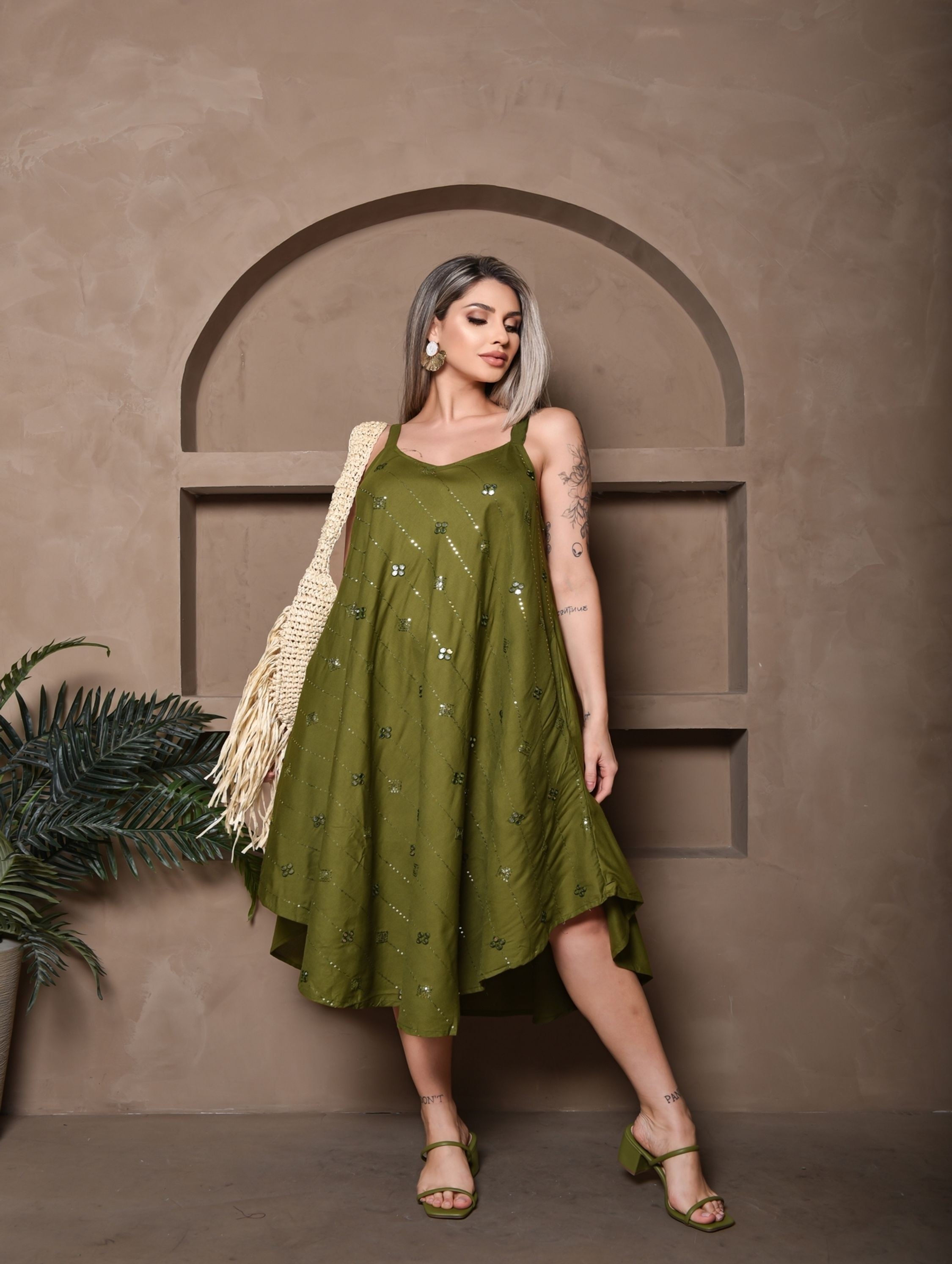 Vestido Longuete Bordado Lisa Moda Verão