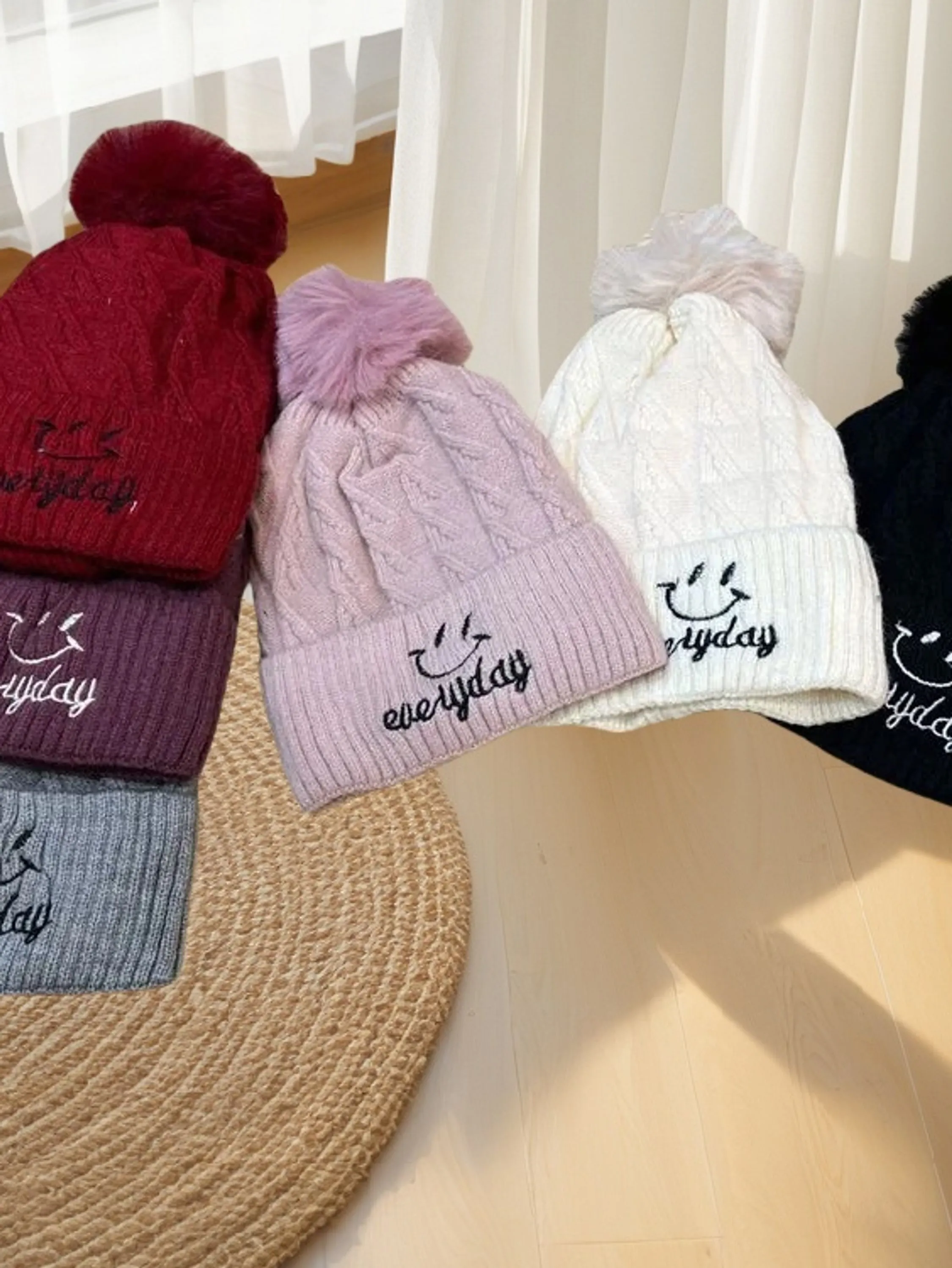 KIT 12 Gorro de malha adulto forrado com pompons