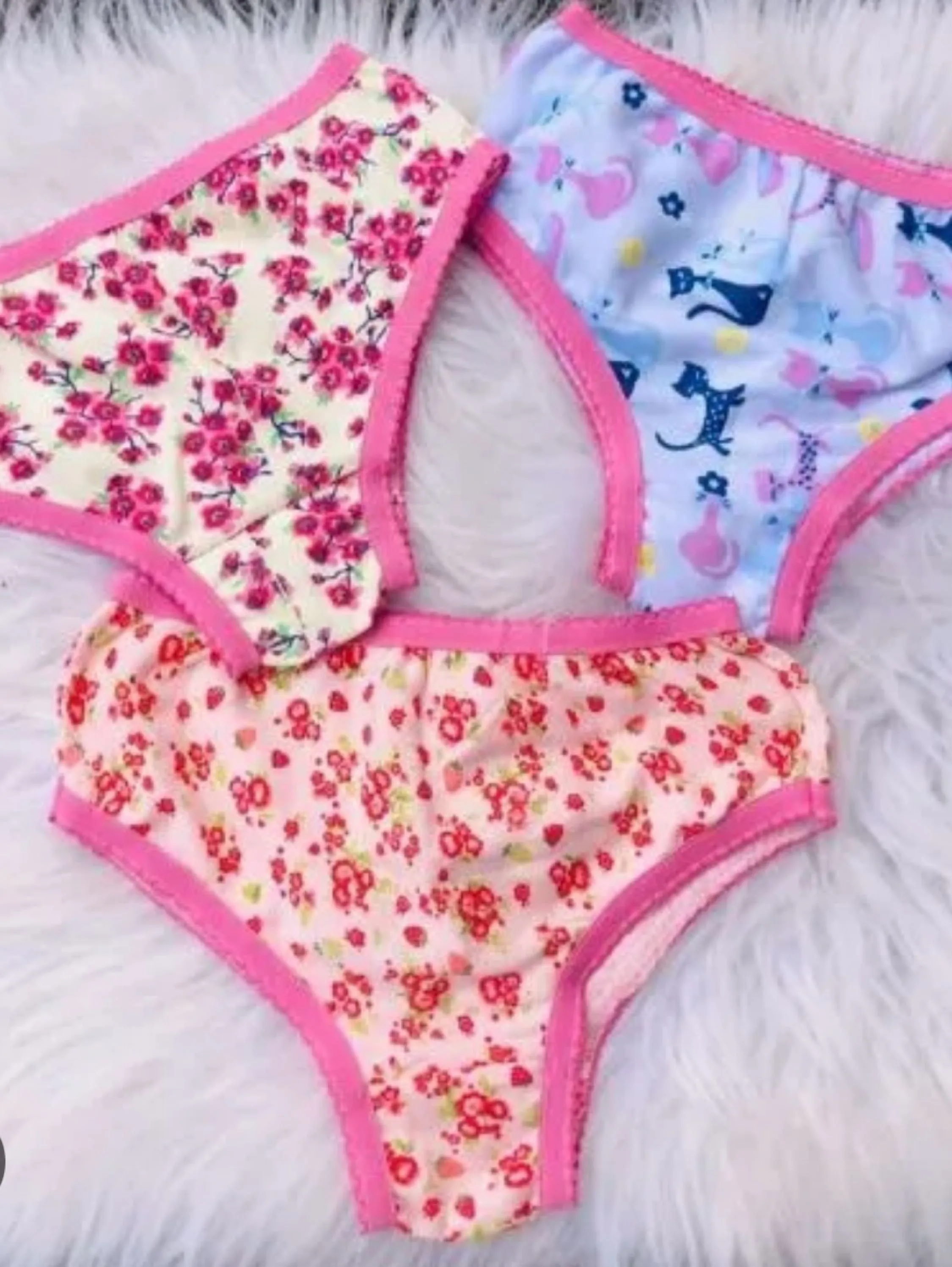 Kit com 3 Calcinhas Infantis Estampadas