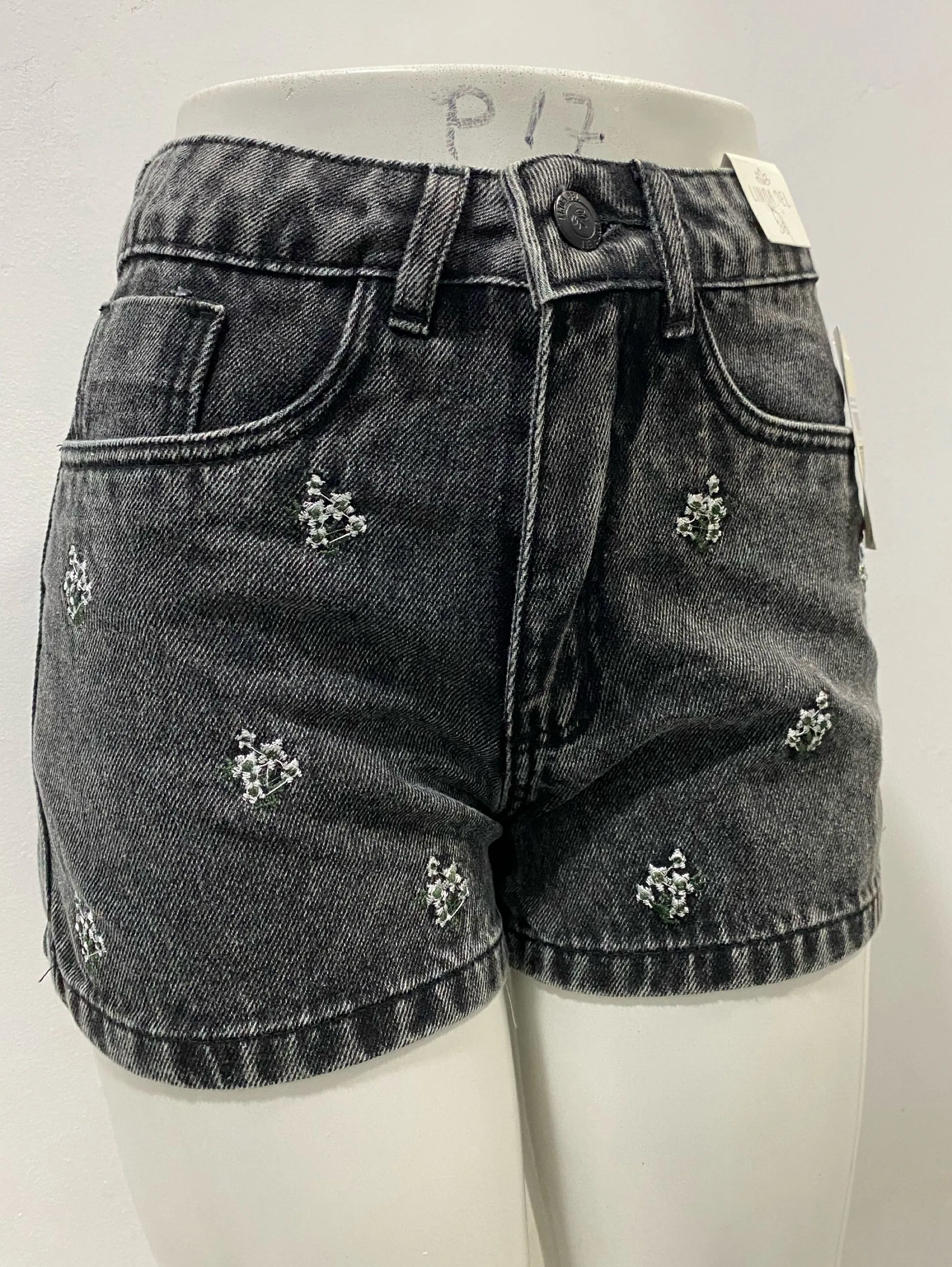 Short bordado preto grafite