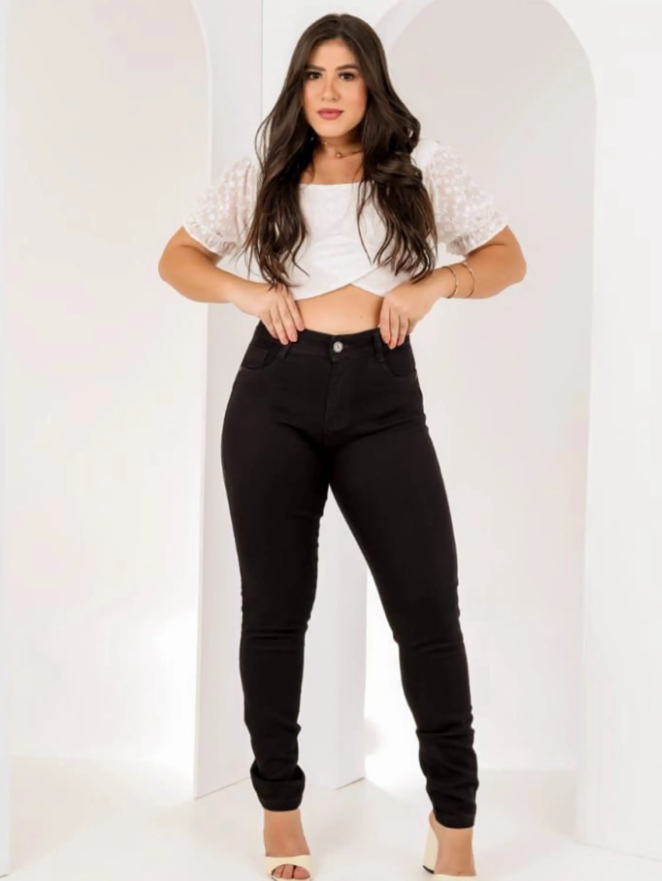 Calça jeans preta com lycra