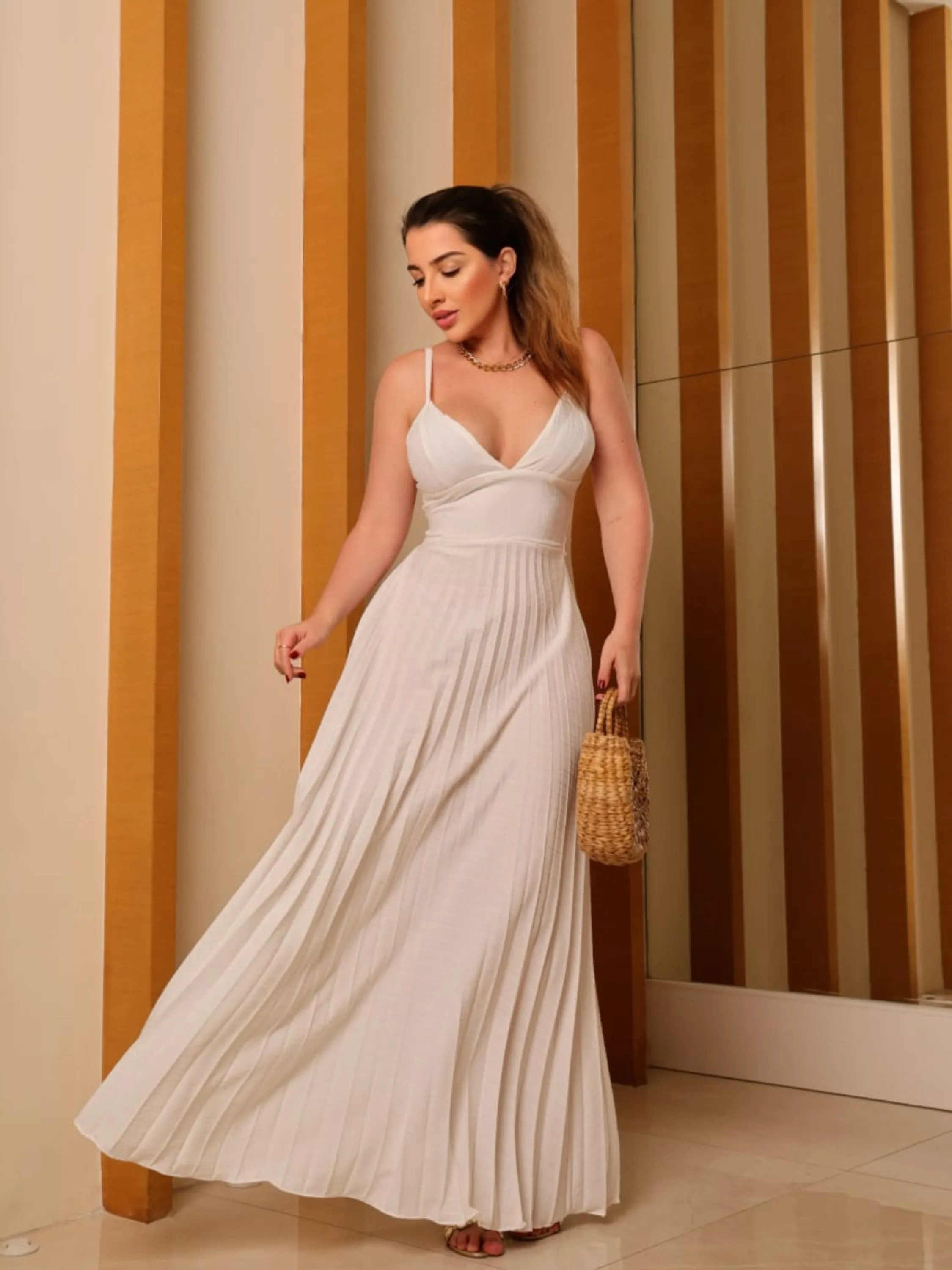 Vestido decote V plissado