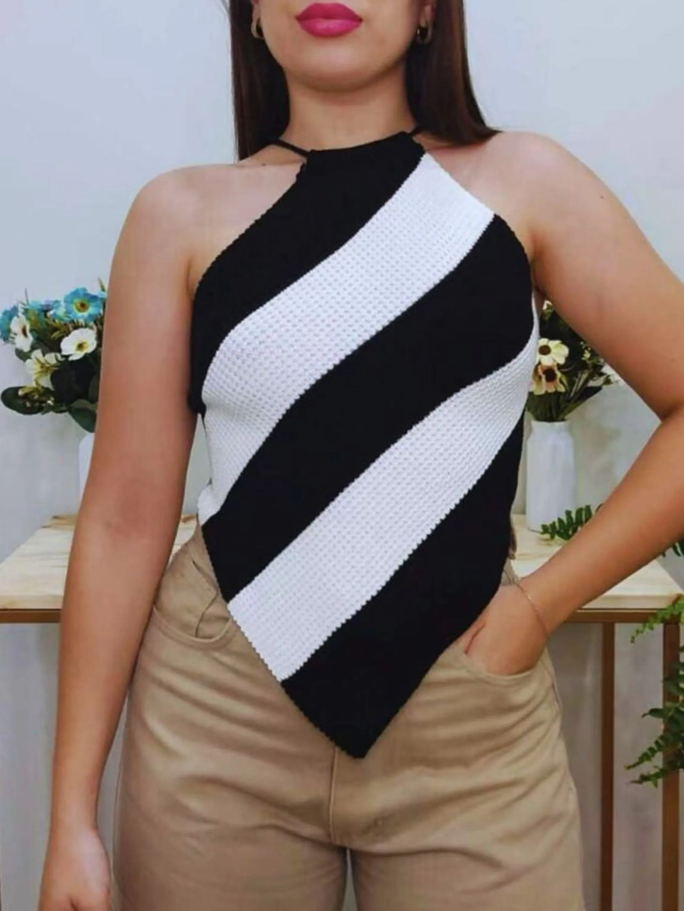 Top Cropped Tricot Modal Listrado com Amarração nas Costas