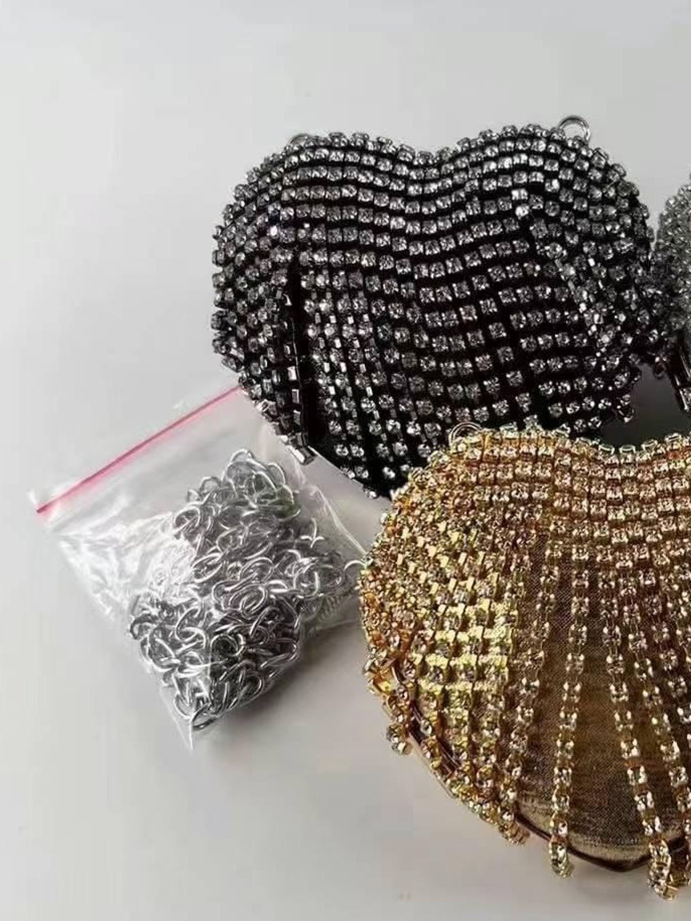 Mini bolsa para joias com diamantes