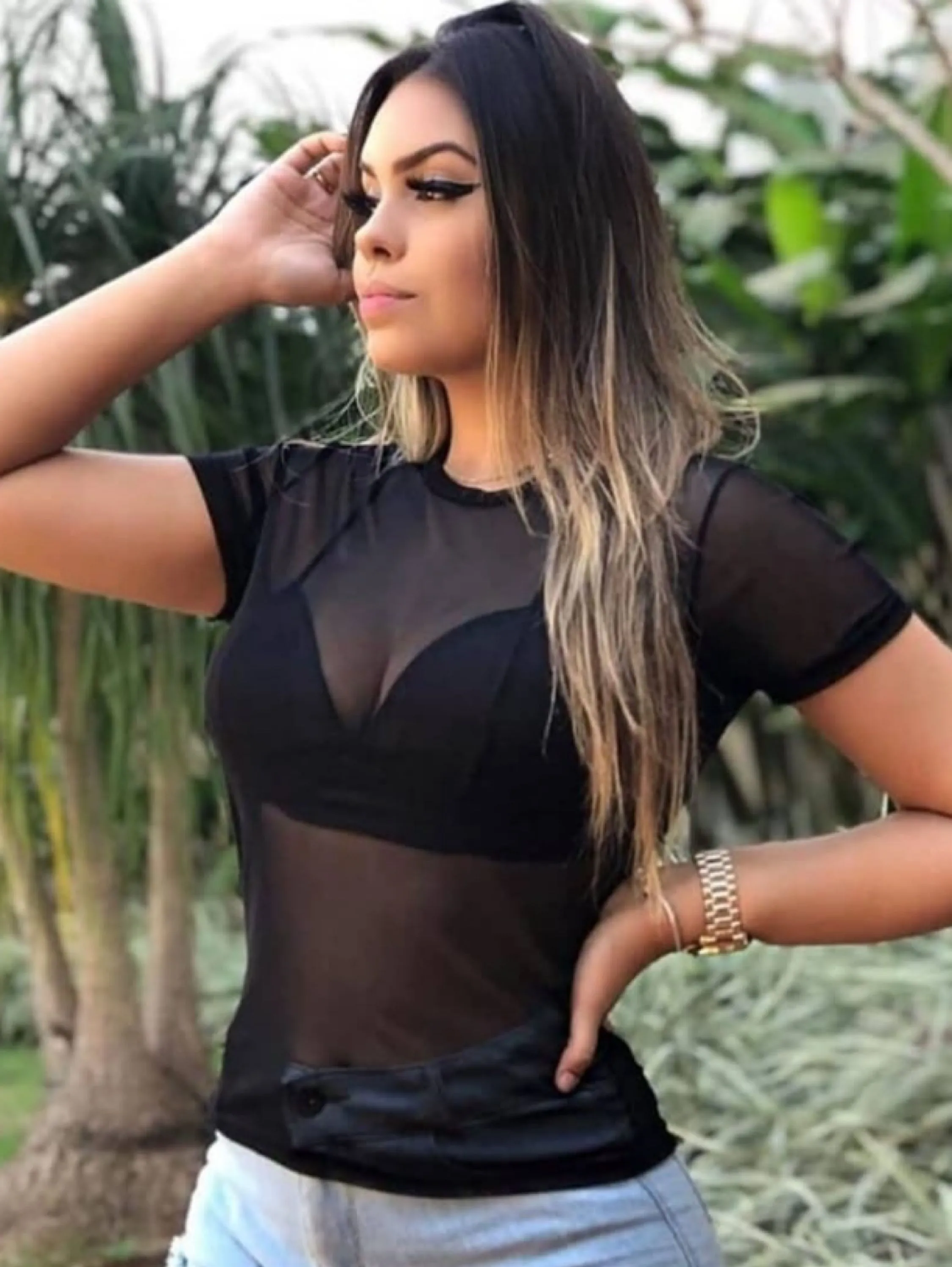 Blusa Manga Curta de Tule