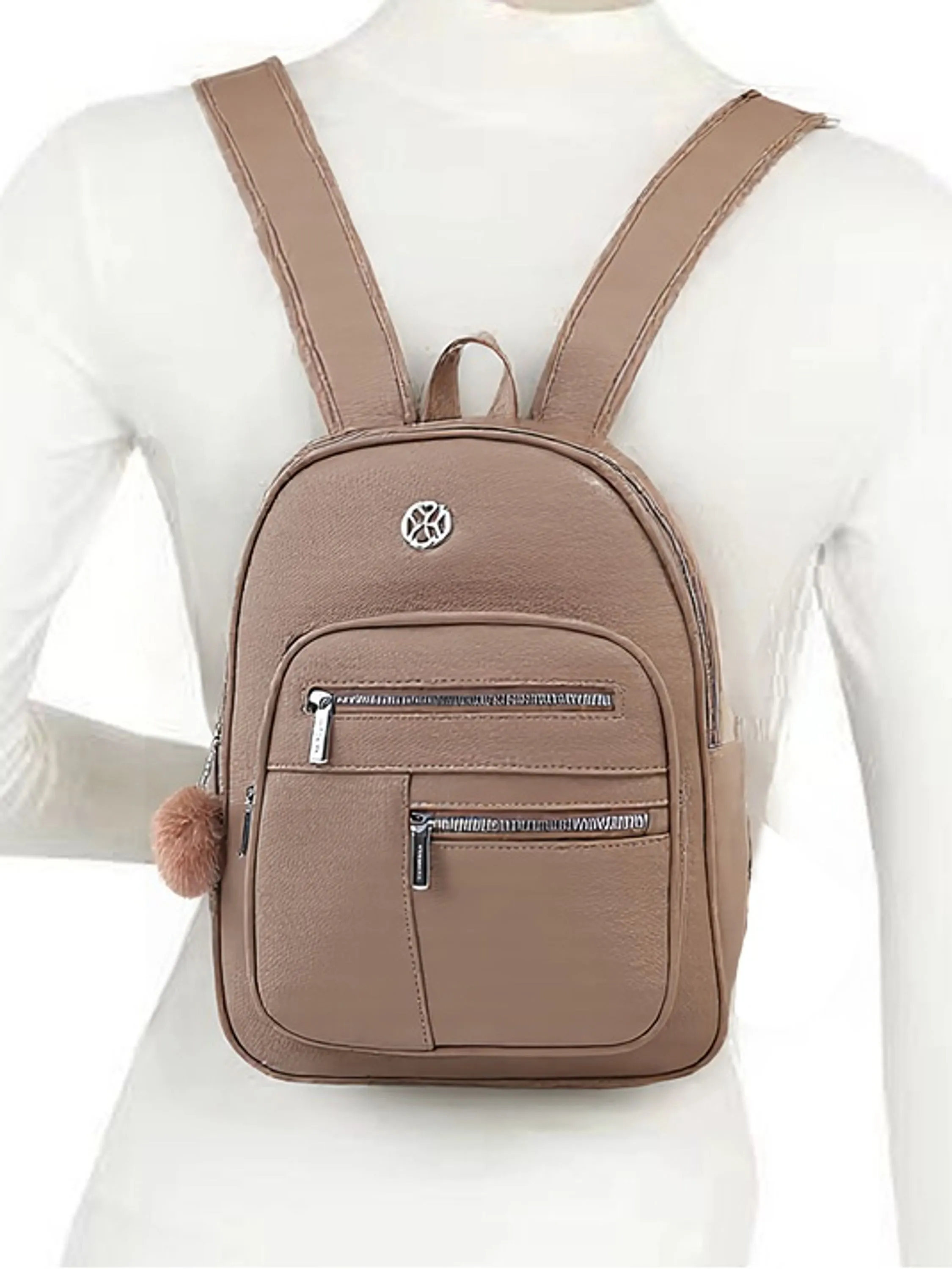 Mochila com chaveiro pompom couro PU - CF-B205