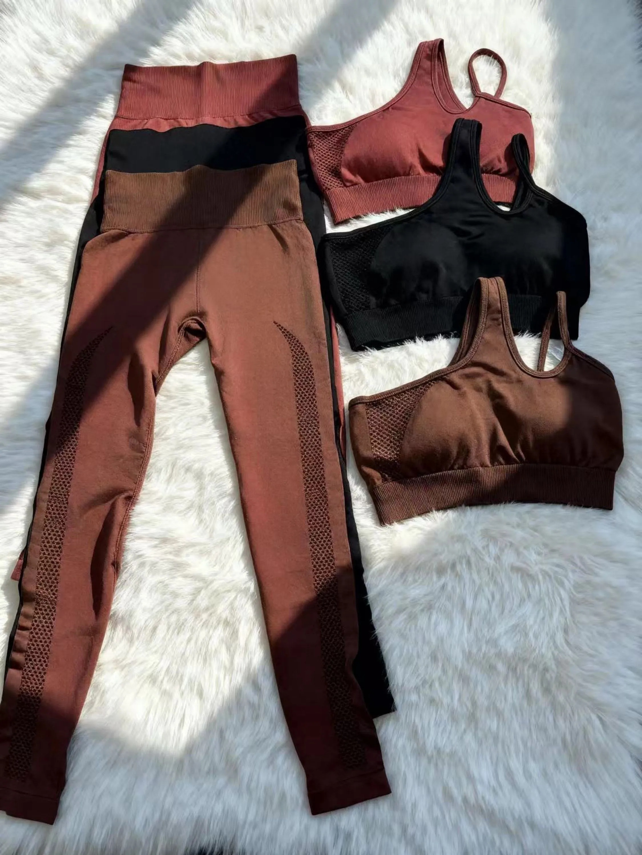 Conjunto 2 peças assimétrica com design nas pernas