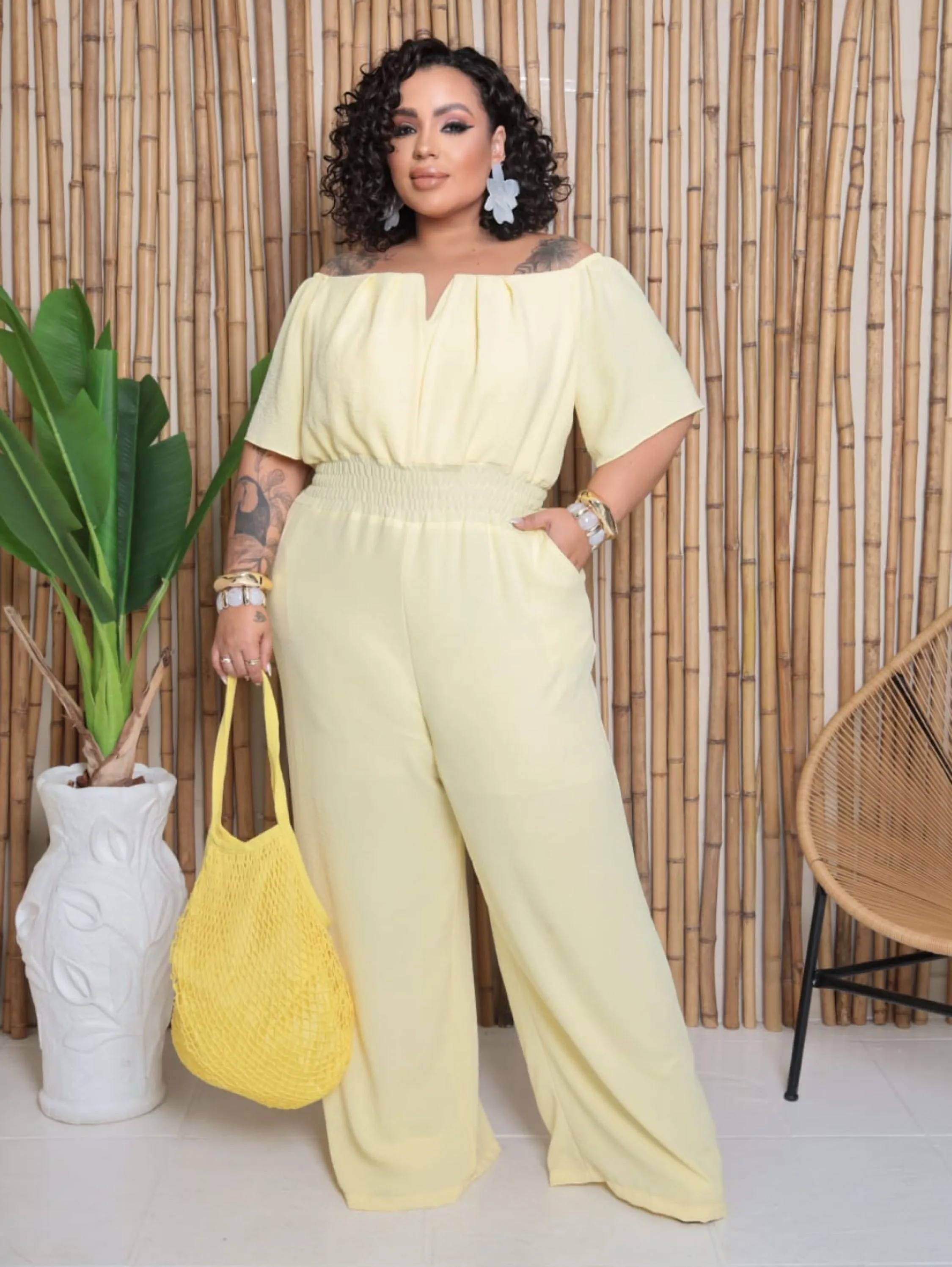 MACACÃO FEMENINO PLUS SIZE OMBRO A OMBRO DECOTE V ELEGANTE