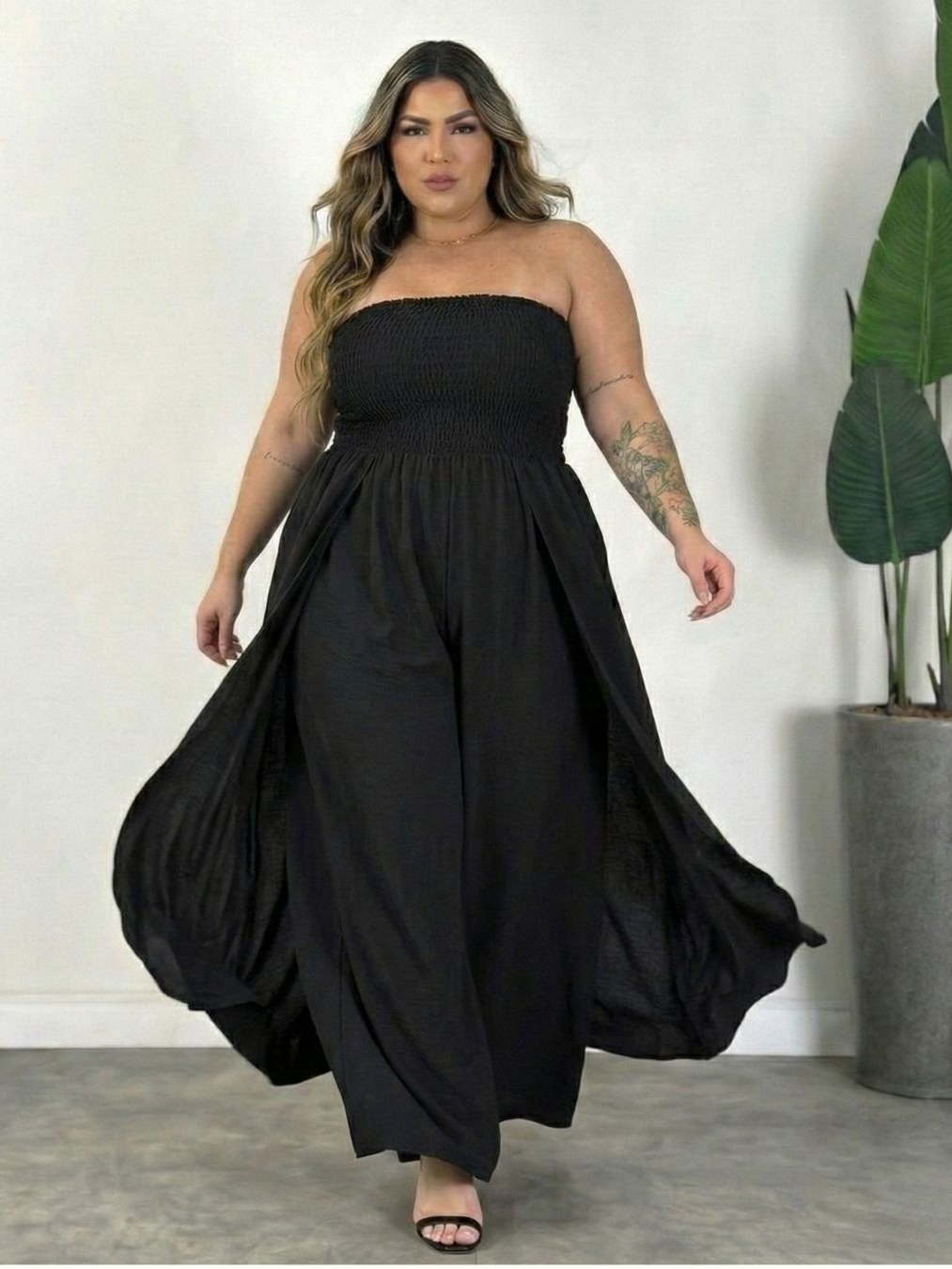 Macacão Plus Size Tomara Que Caia Tecido Duna Premium