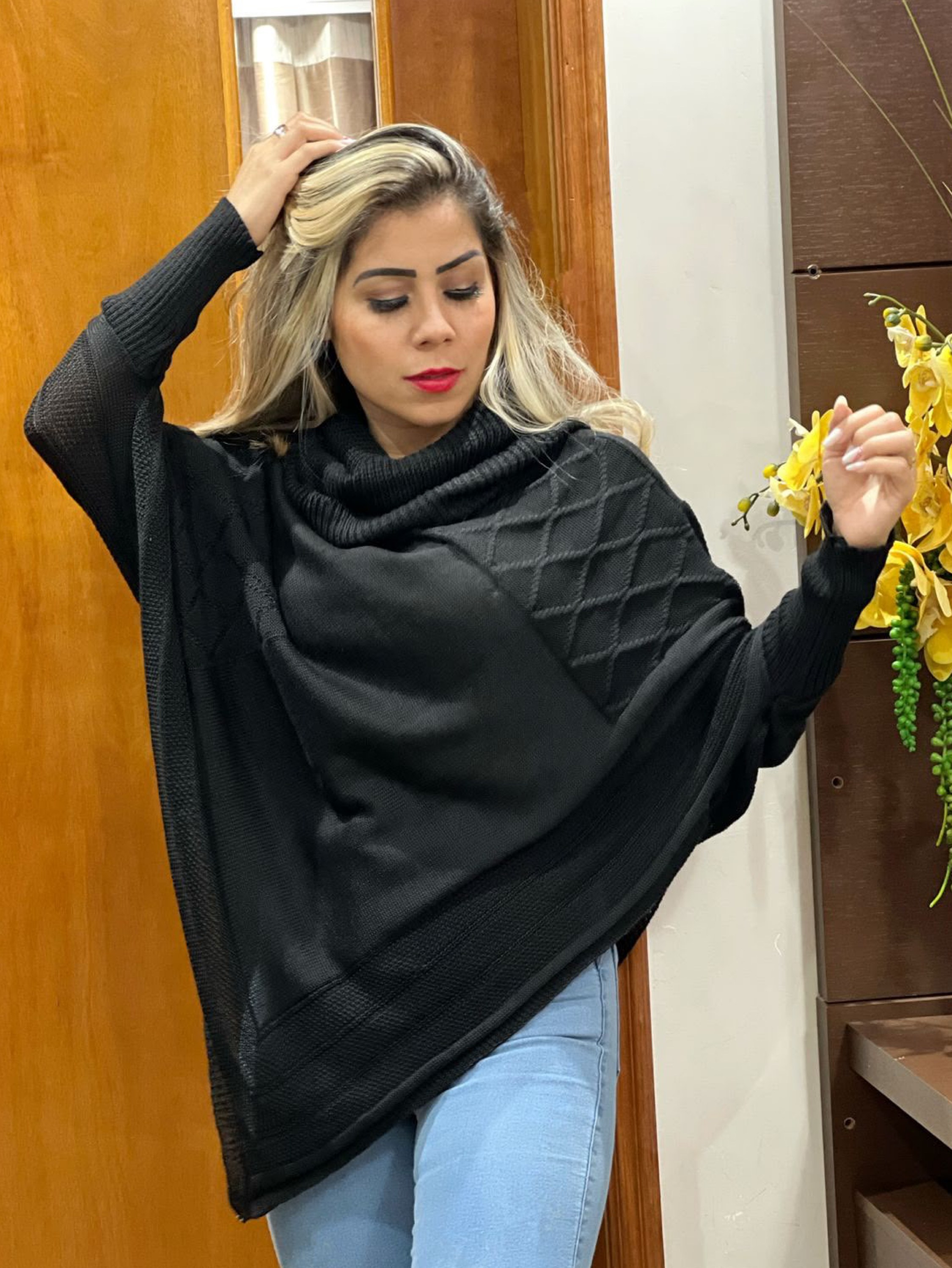 Poncho Tricot Gola Cacharrel Bico Moda Feminina Elegante