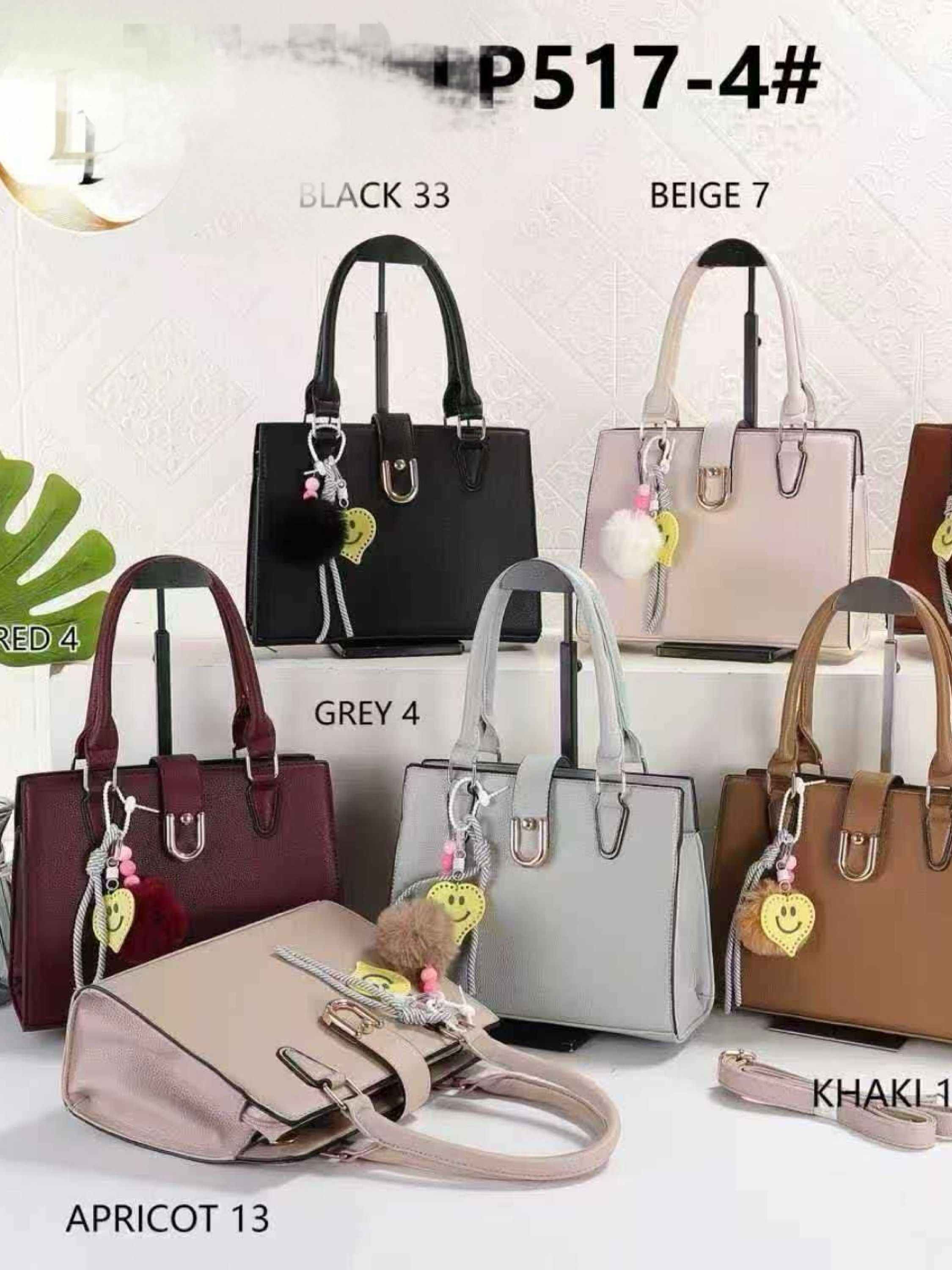 Bolsa feminina com chaveiro 517
