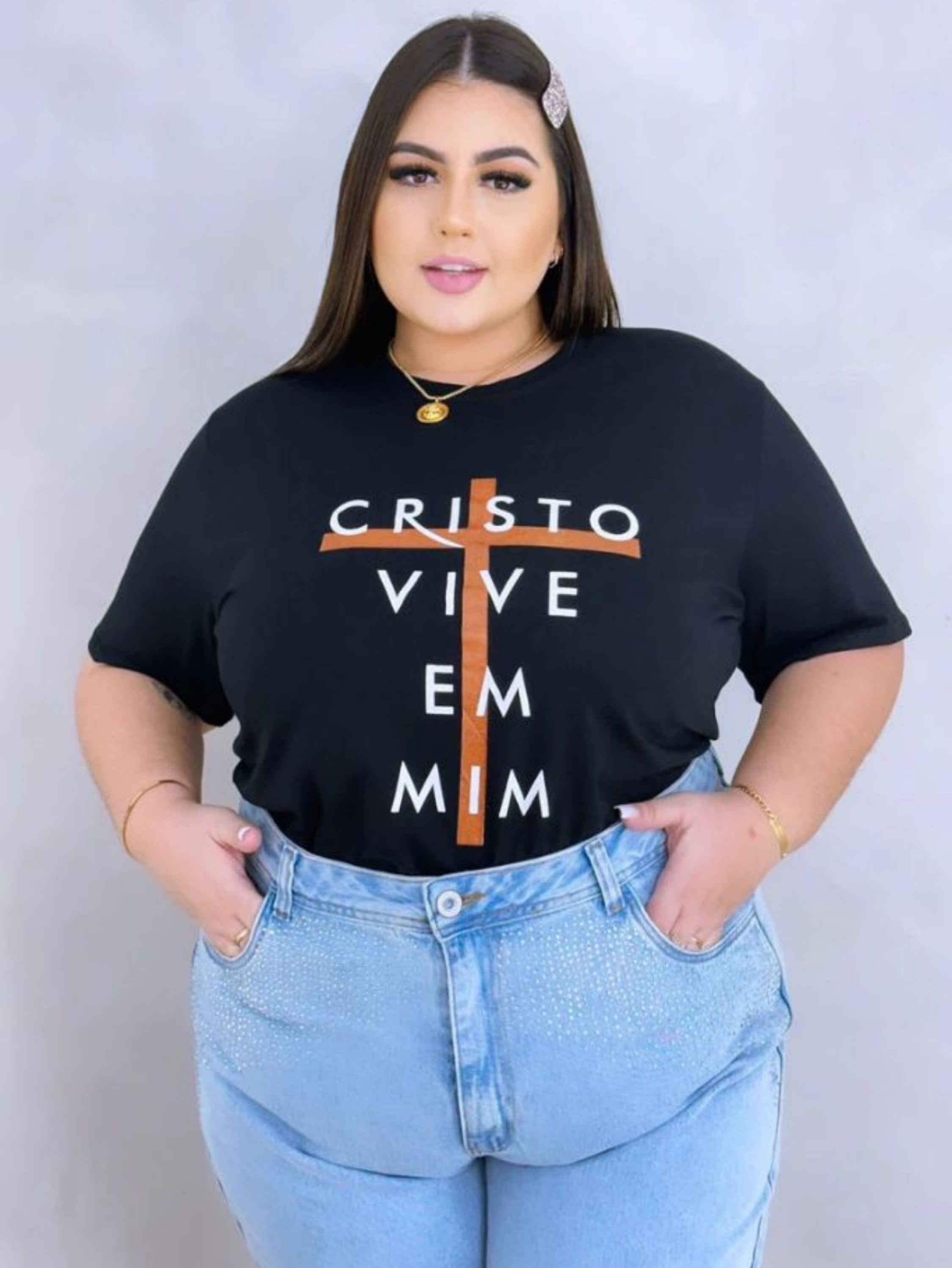 T-Shirt Plus Size Cristo Feminina
