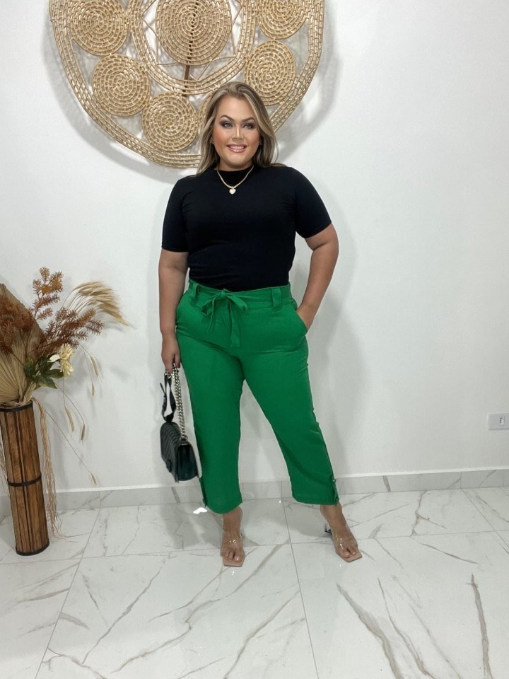 Calça Pantacourt Plus Size Feminina