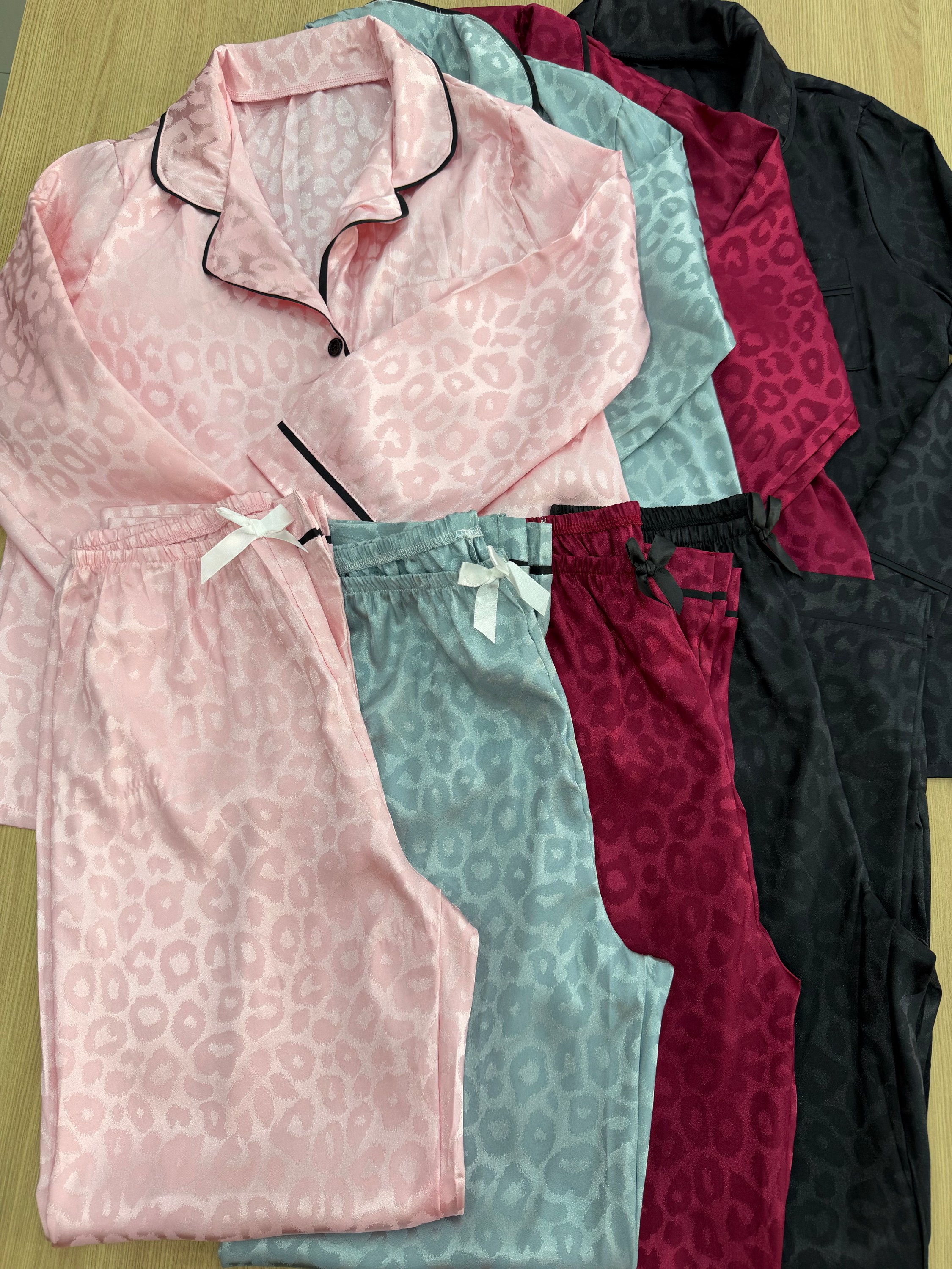 Pijama cetim 46