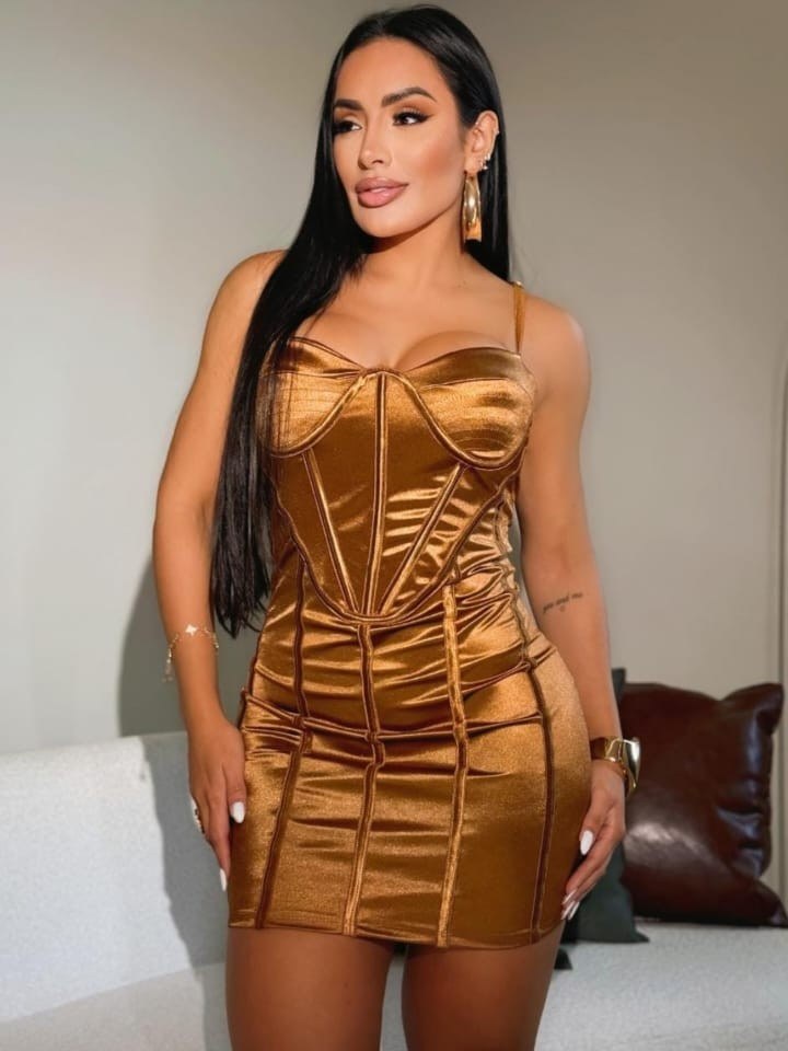Vestido PRADA ISSIS uso exclusivo com barbatanas