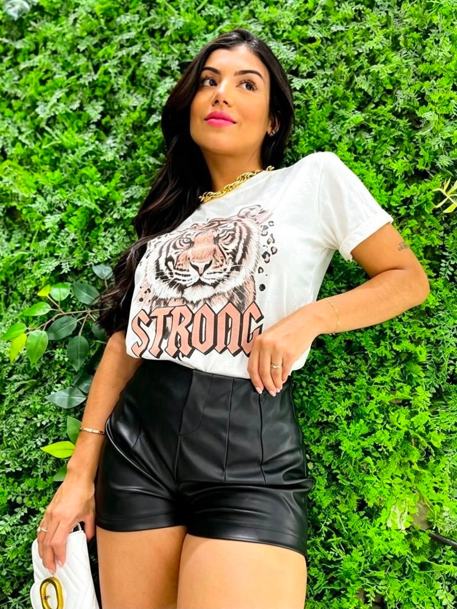 Shorts Couro Fake