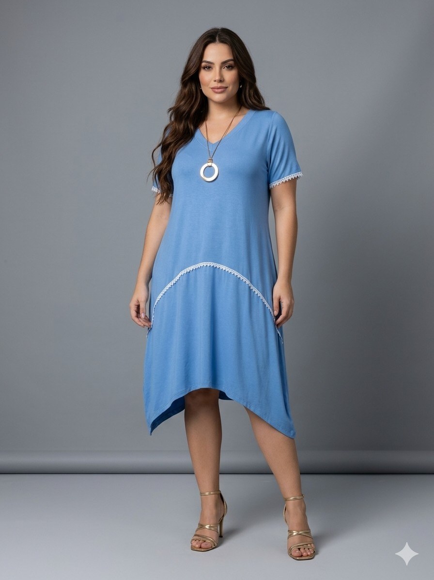 Vestido de renda com bolso plus size