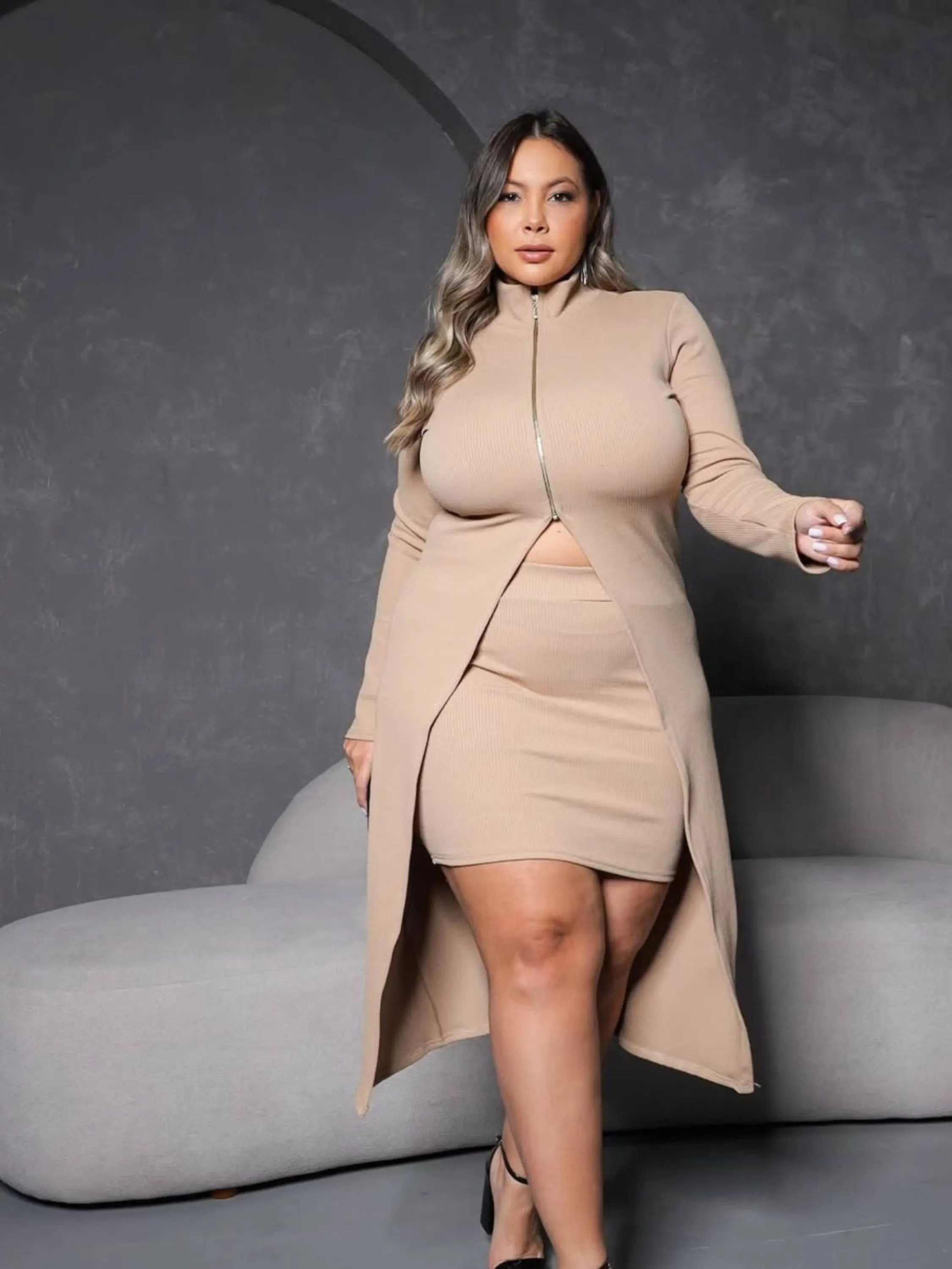 CONJUNTO PARIS PLUS SIZE SAIA E SOBRETUDO ZIPER