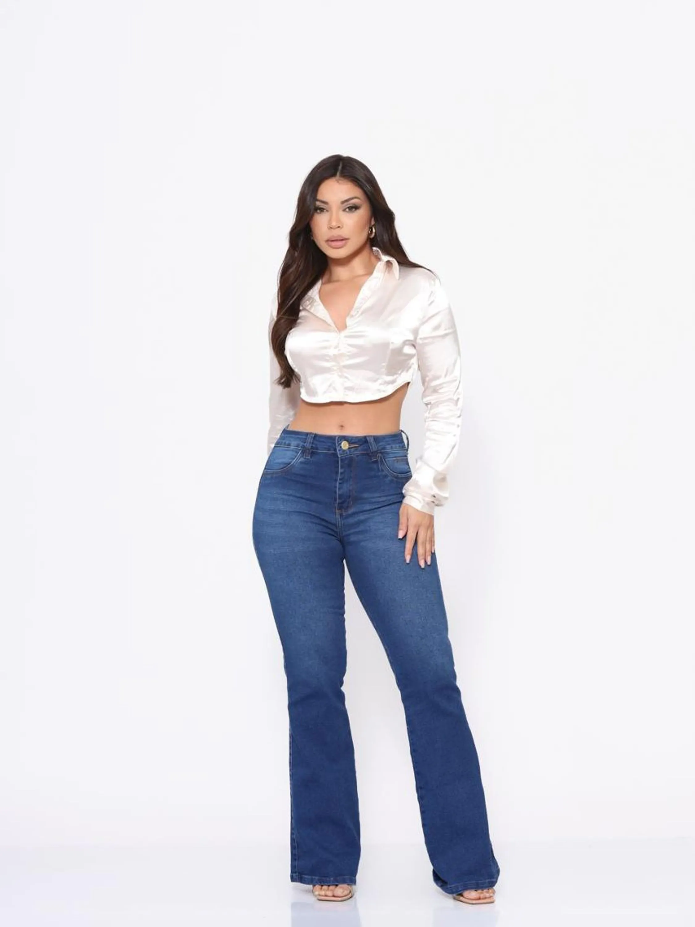 Calça Jeans flare Lavagem média com lycra