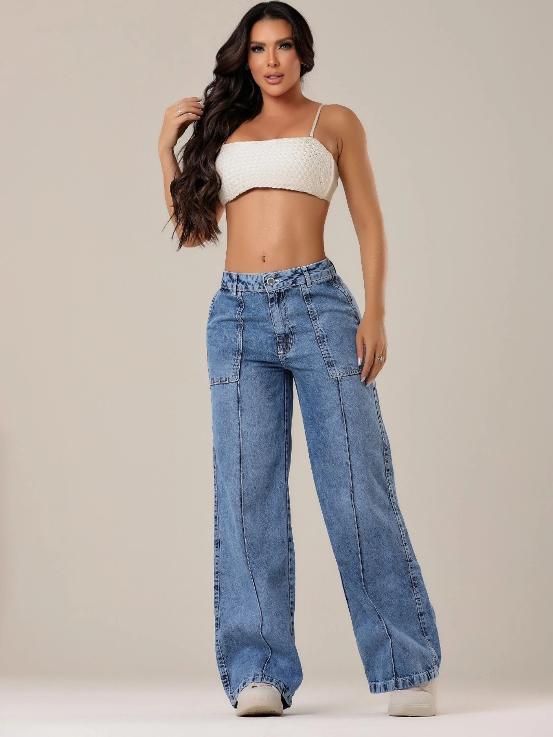 Calça Jeans wide leg com costura frontal