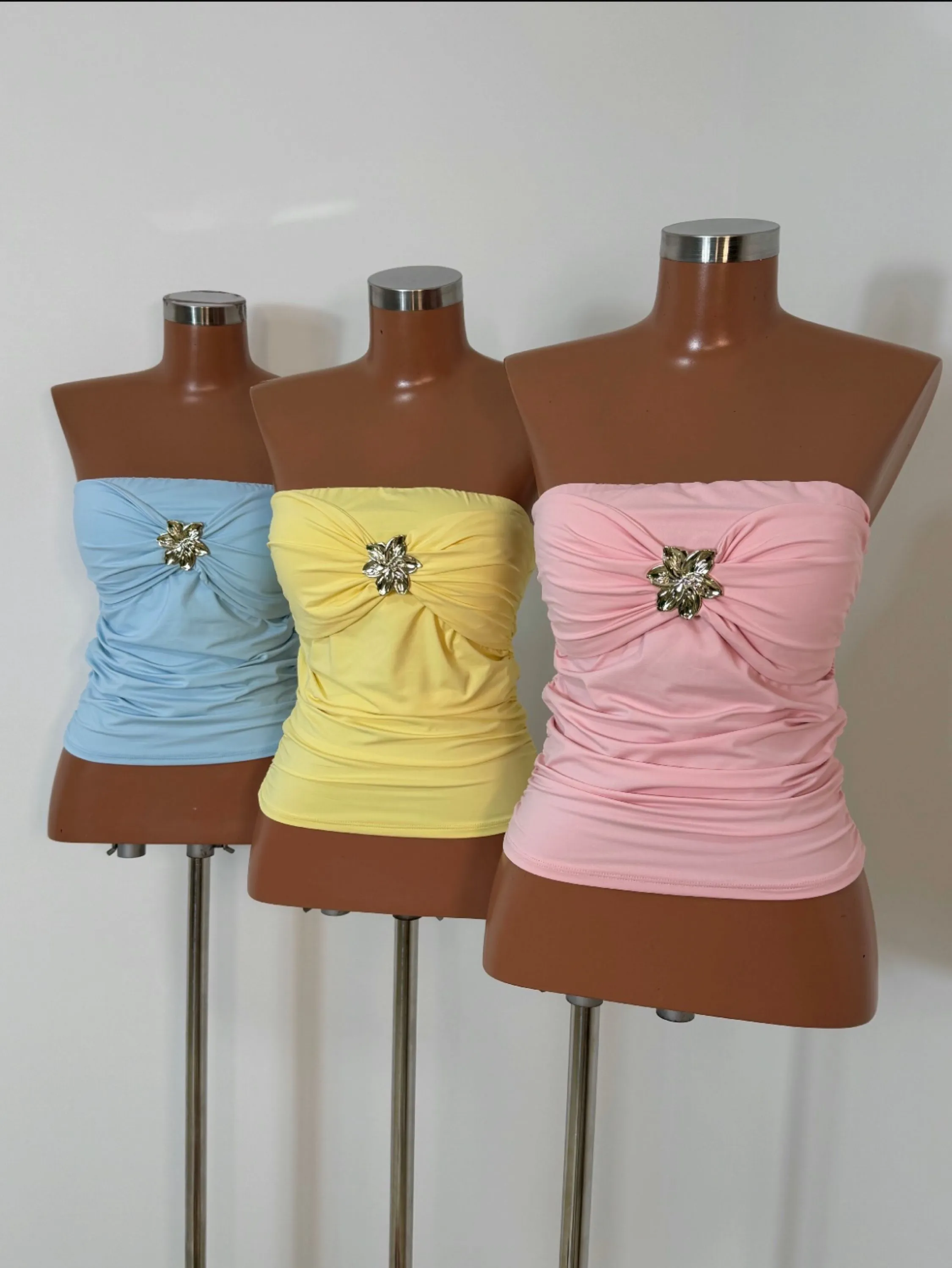 Blusa Body Tomara que Caia com Fivela Flor Dourada GL