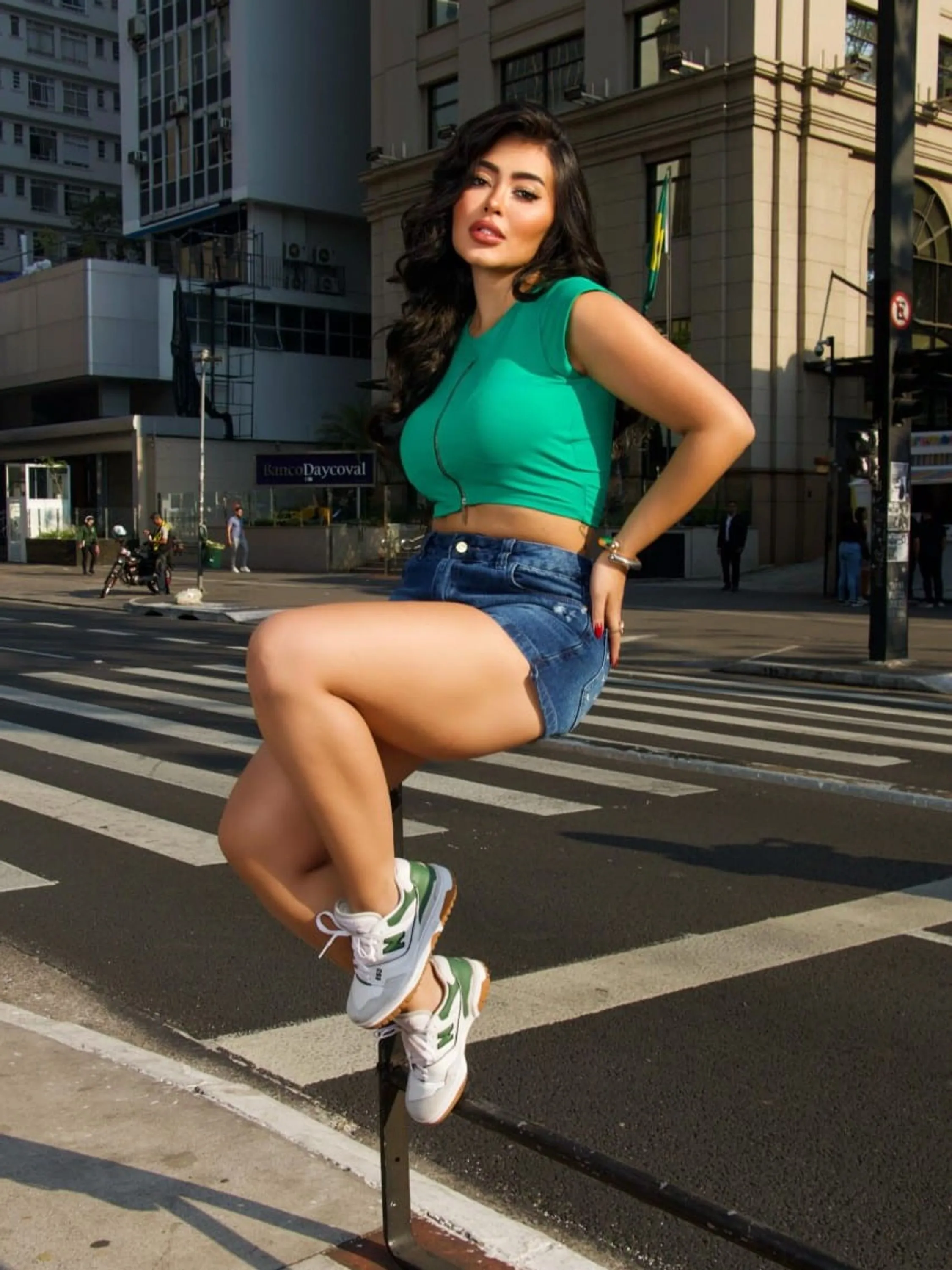 Cropped com zíper