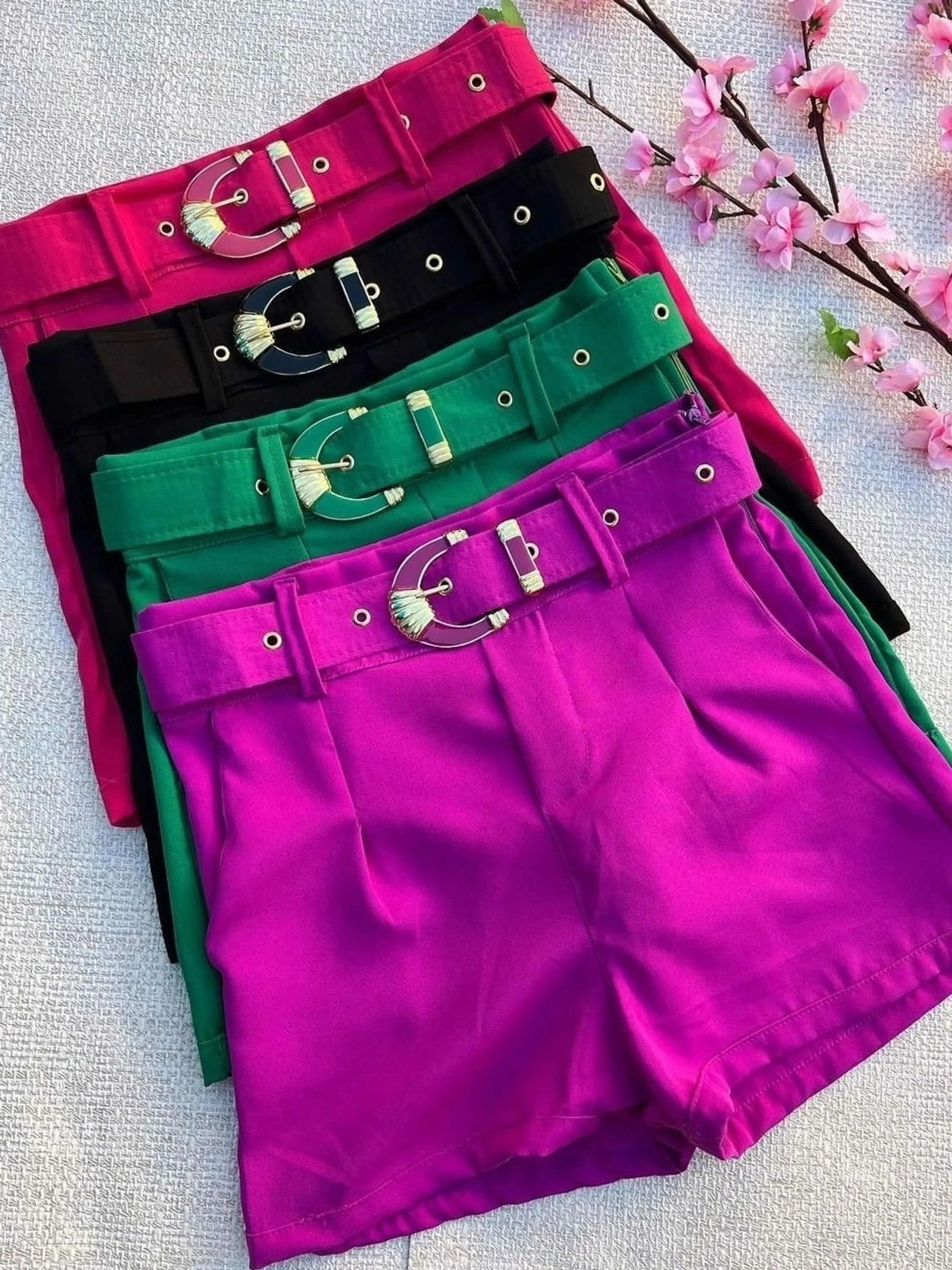 Shorts alfaitaria fivela