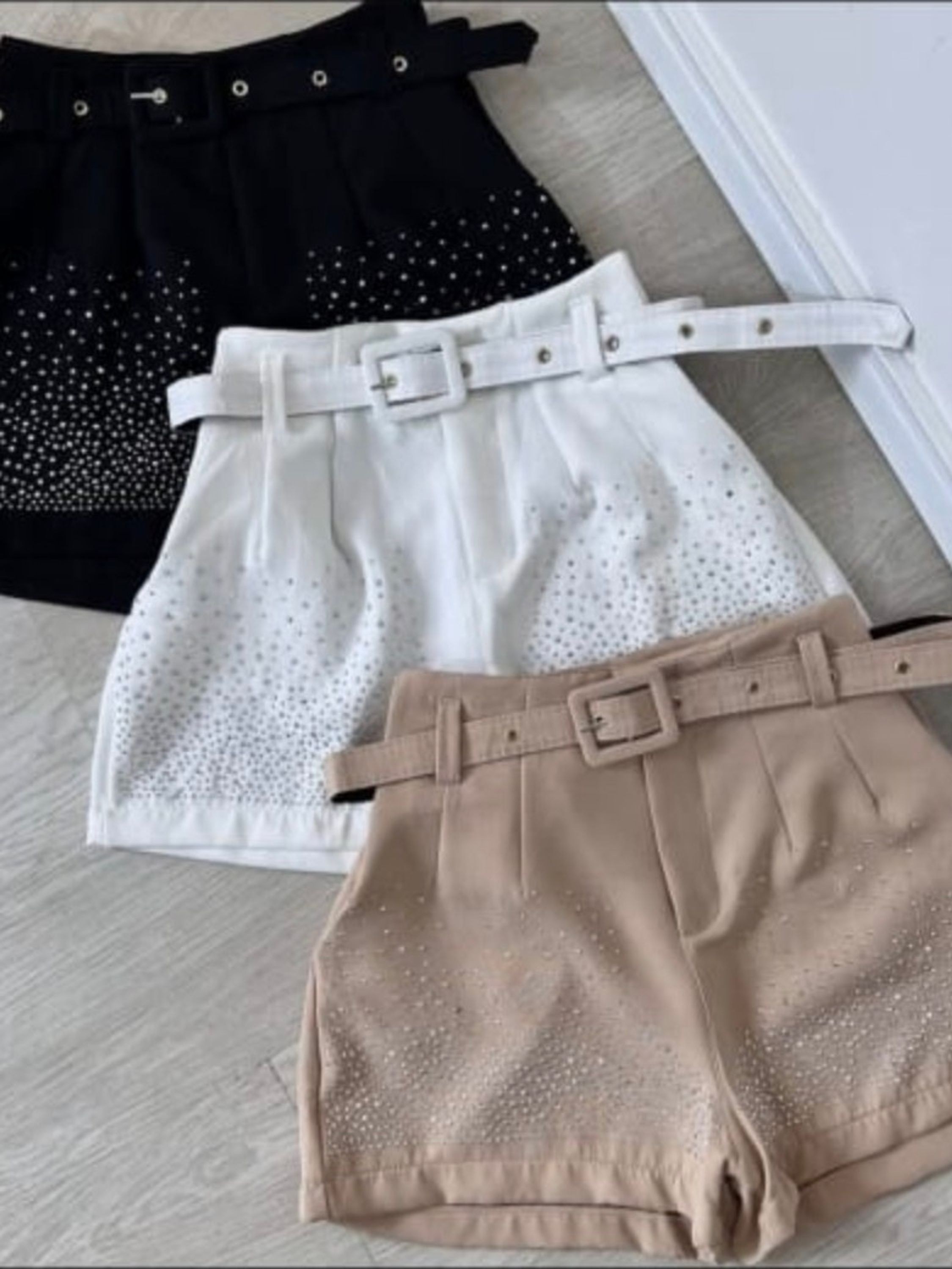 Shorts Alfaiataria com strass e brilho festas