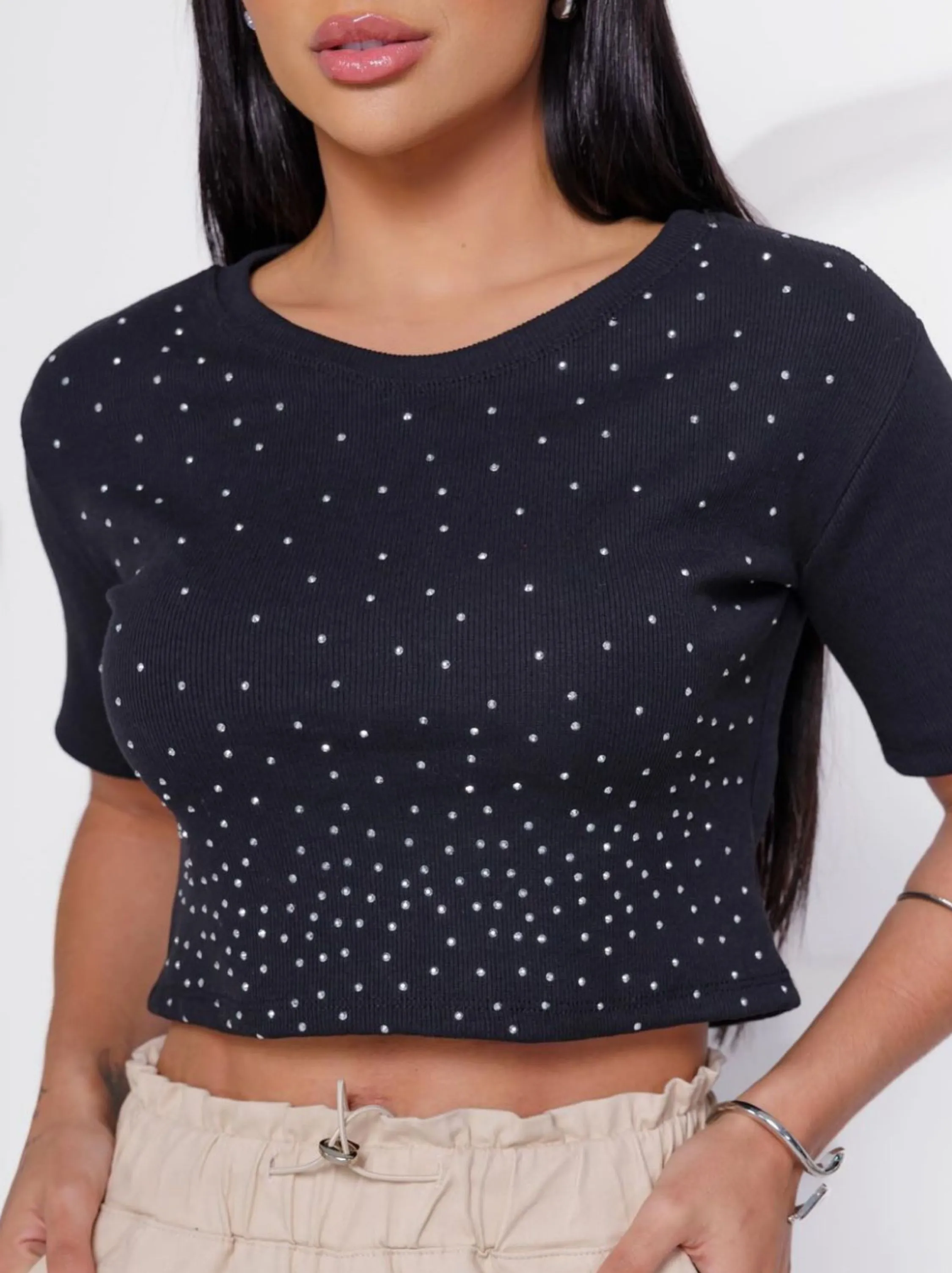 Blusa croped com aplique