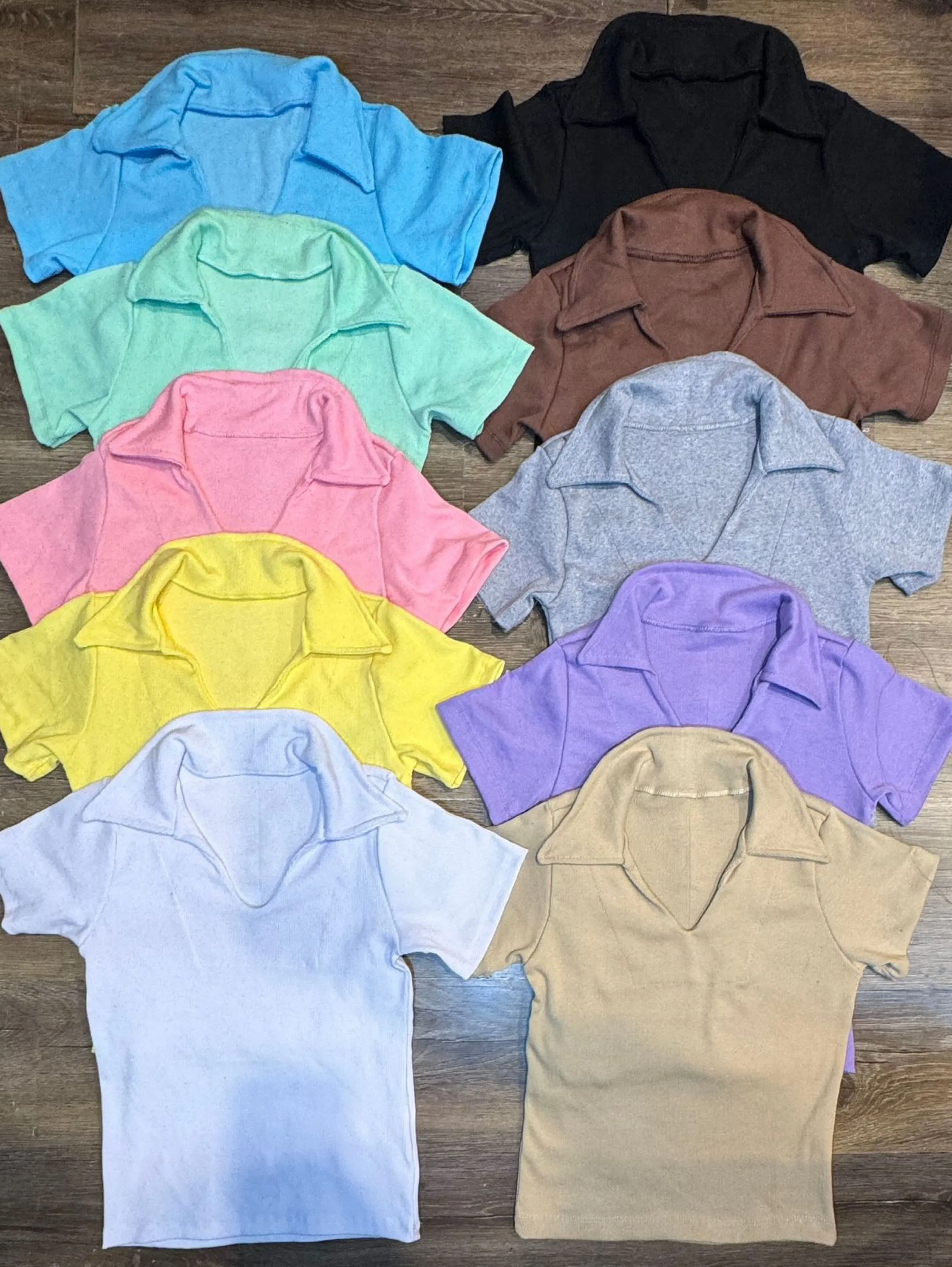 Blusa gola polo lisa