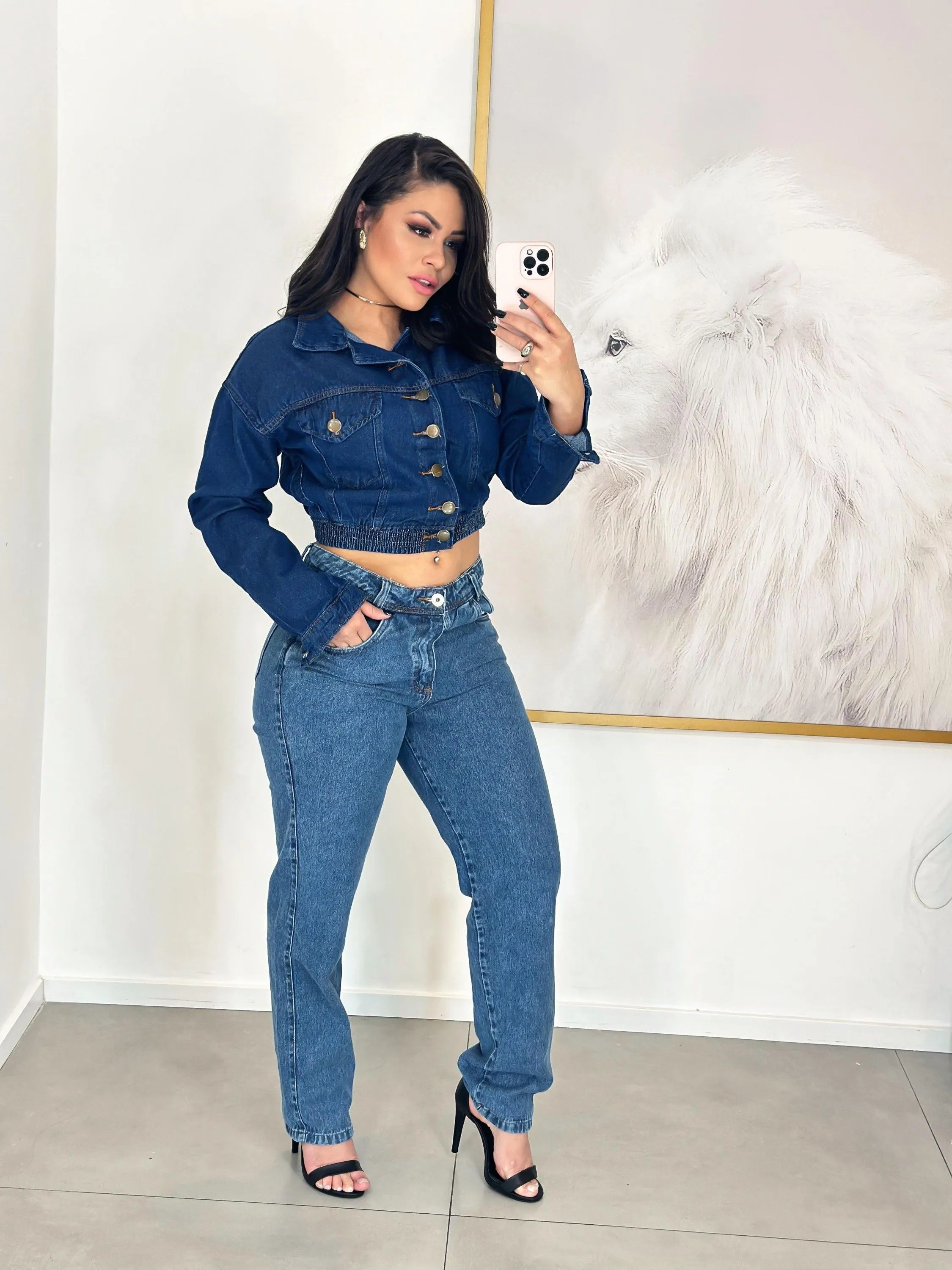 Conjunto jeans calça mom e jaqueta bomber com elástico na cintura 100% algodão