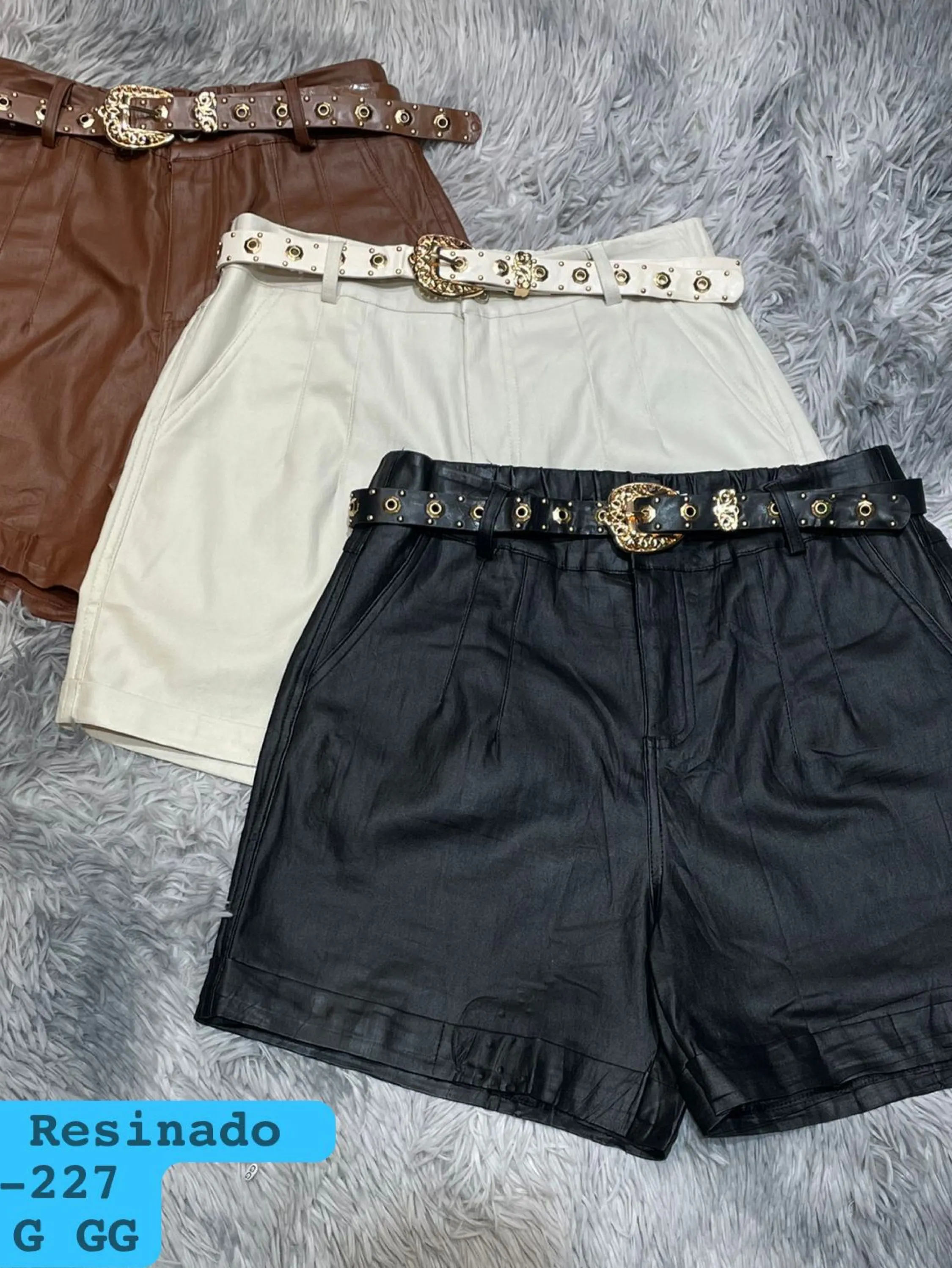 Shorts resinado L221
