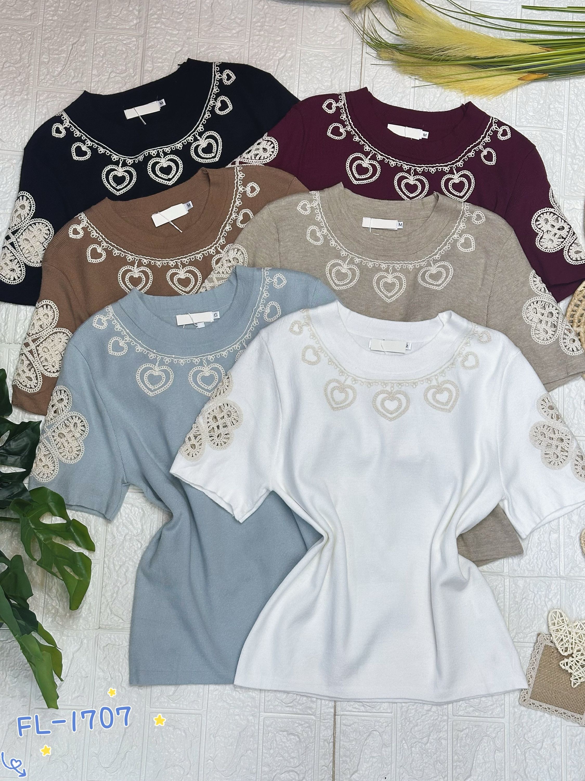 Blusa modal de lã bordado importado Flora 1707