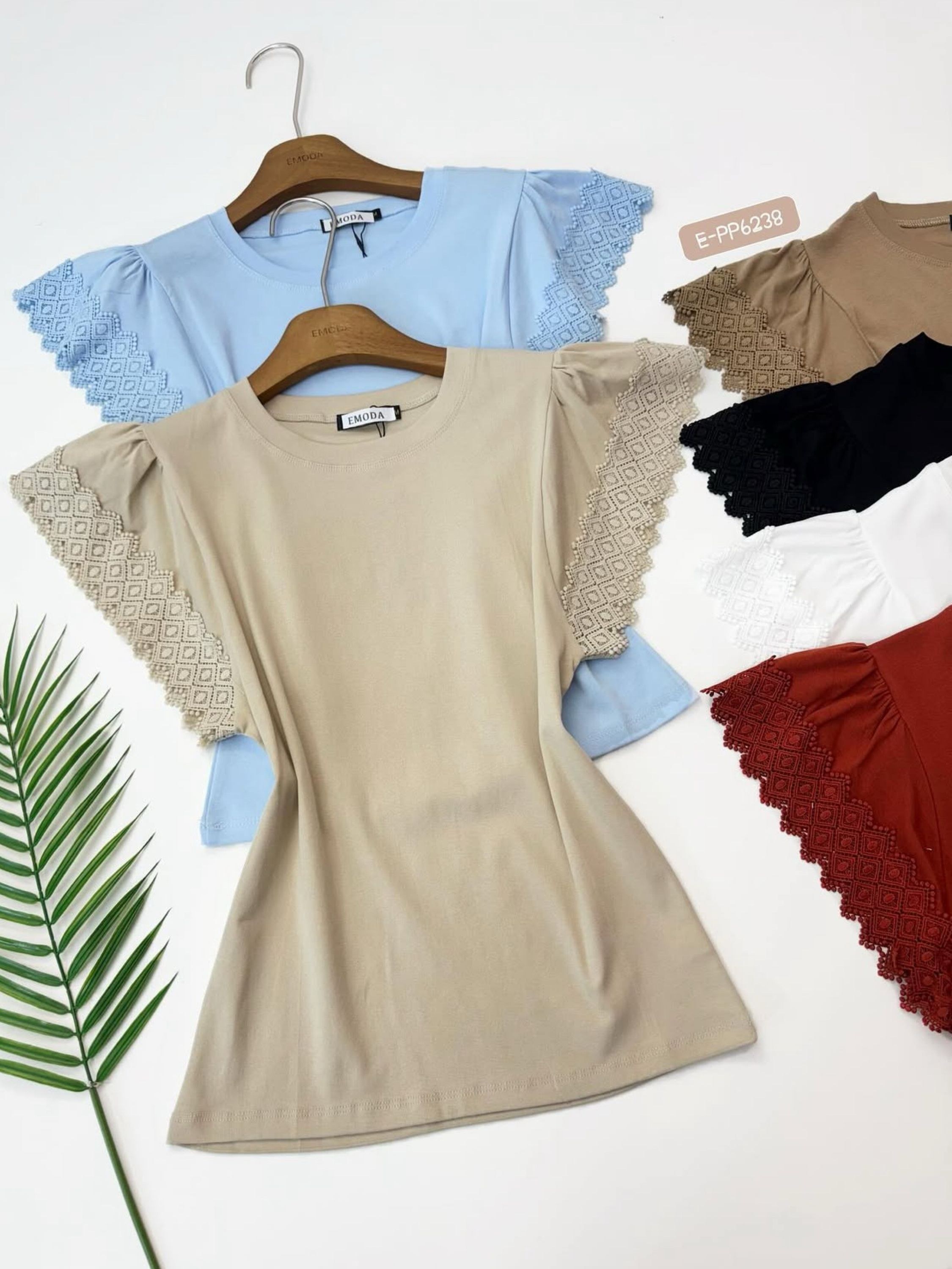 Blusa algodão com renda T-shorts importado Flora 6238