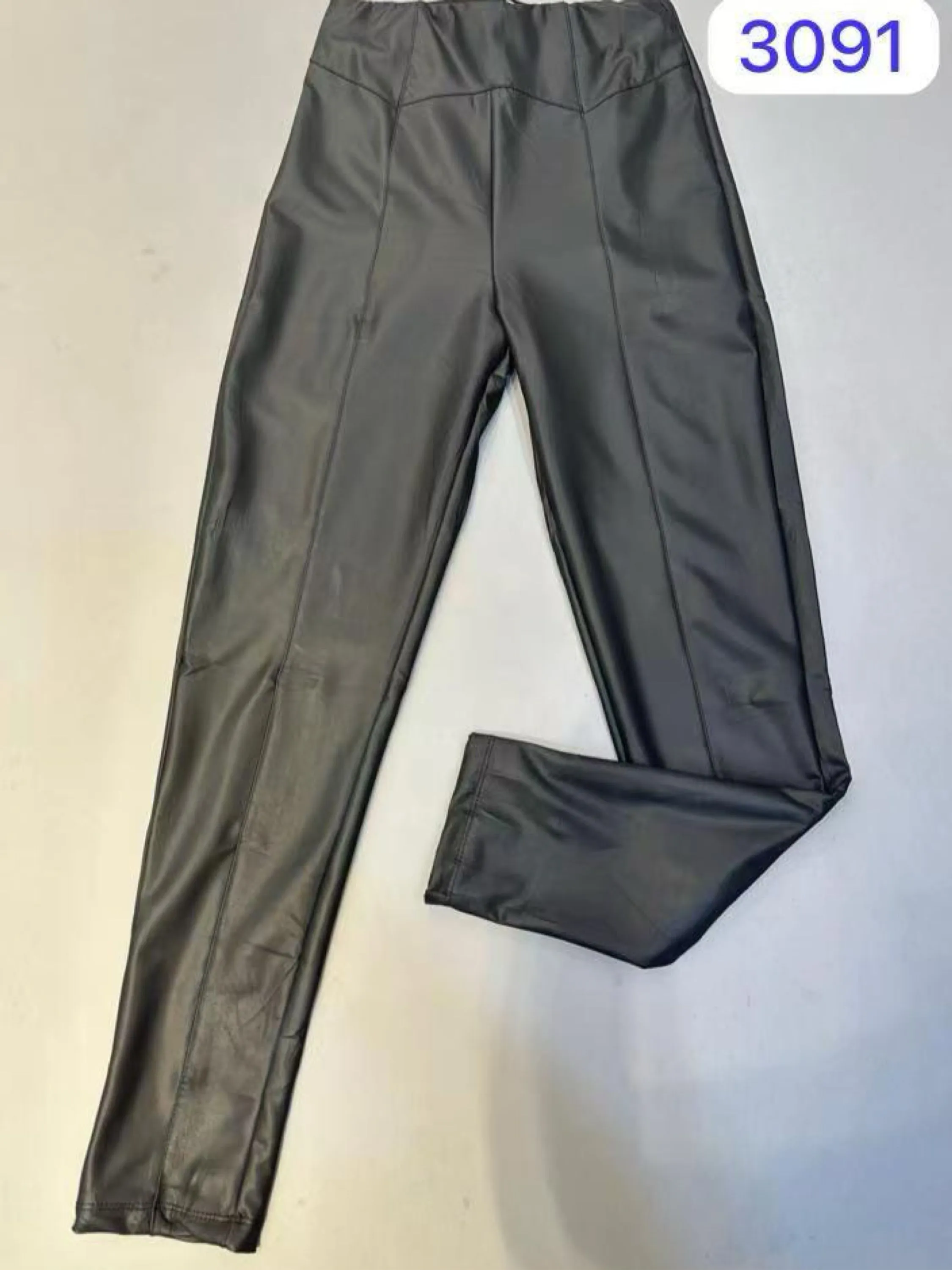 Calça legging flanelado couro fake importado Flora 3091