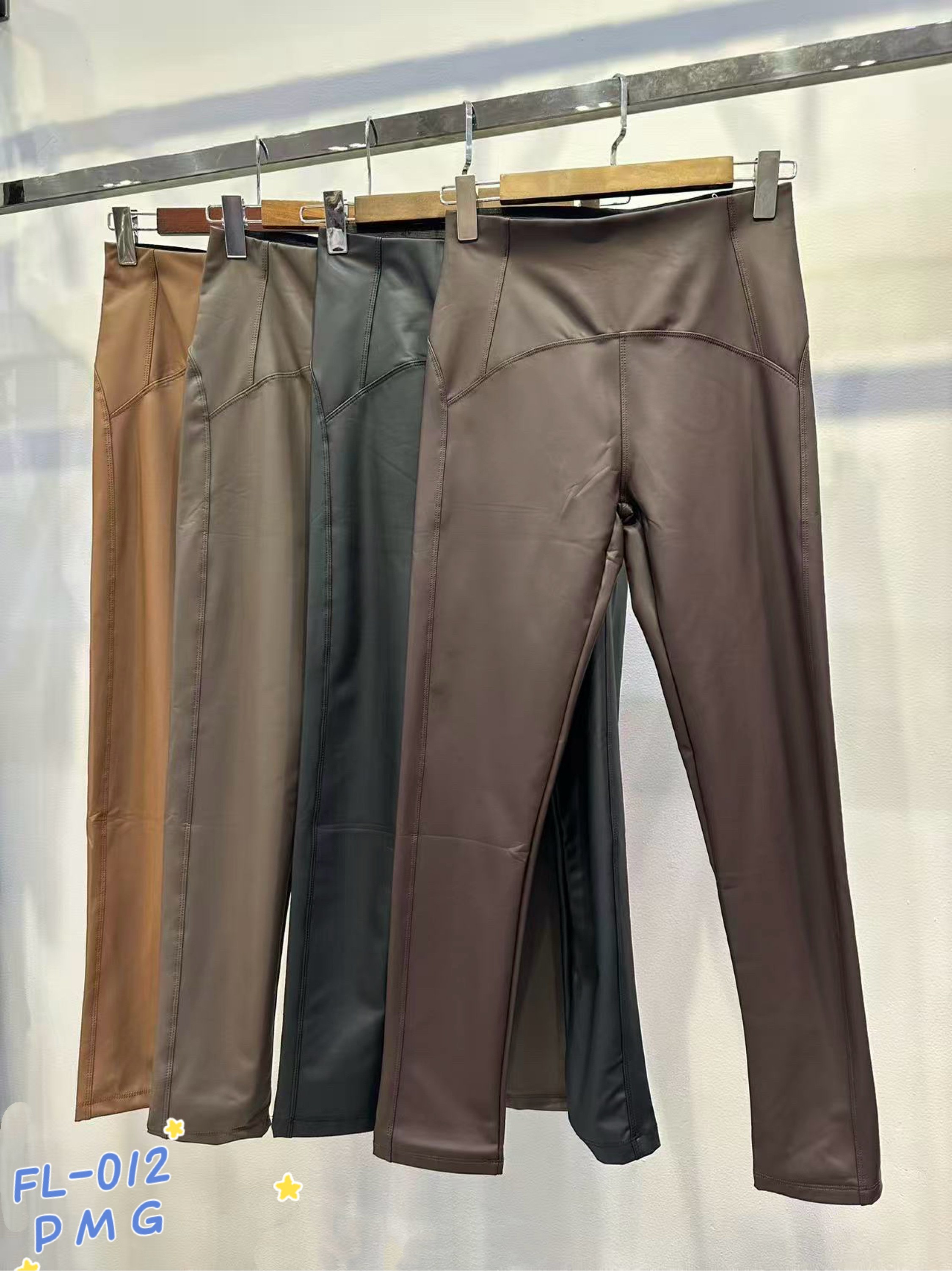 Calça Legging de couro fake flanelada importado 012