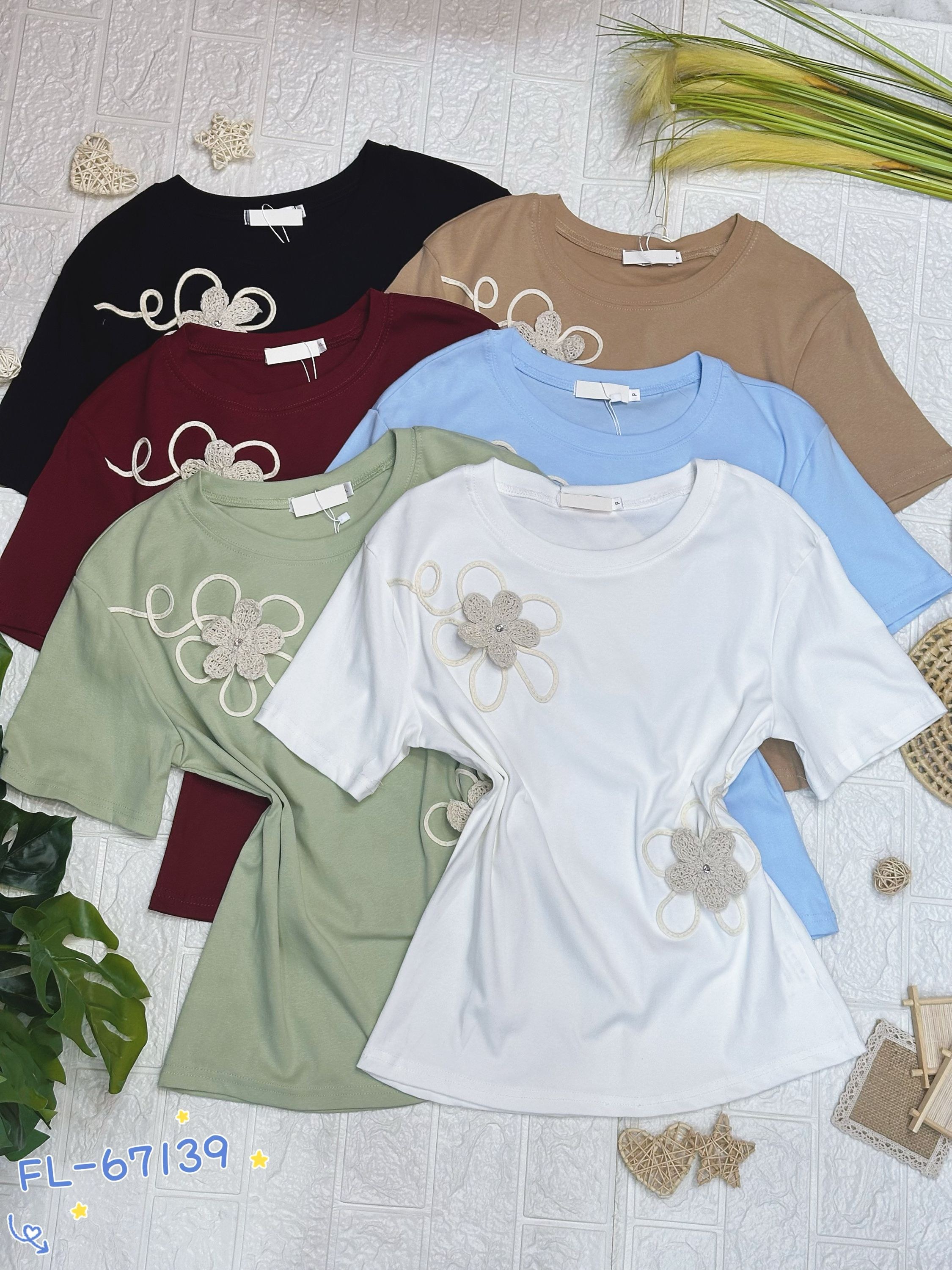 Blusa algodão t-shirts bordado importado Flora 67139