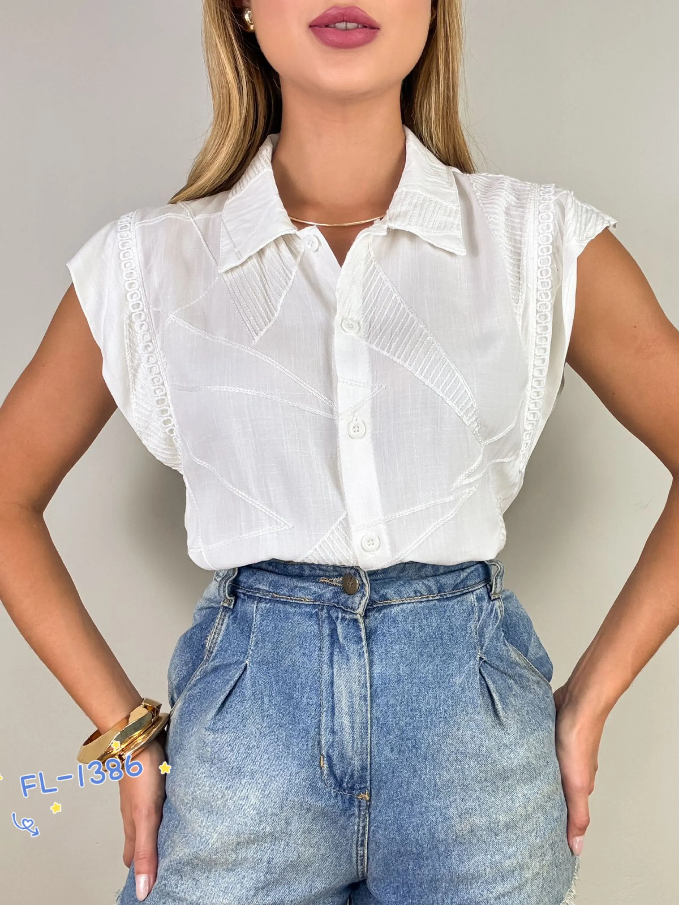 Blusa camisa em linho bordado Flora 1386