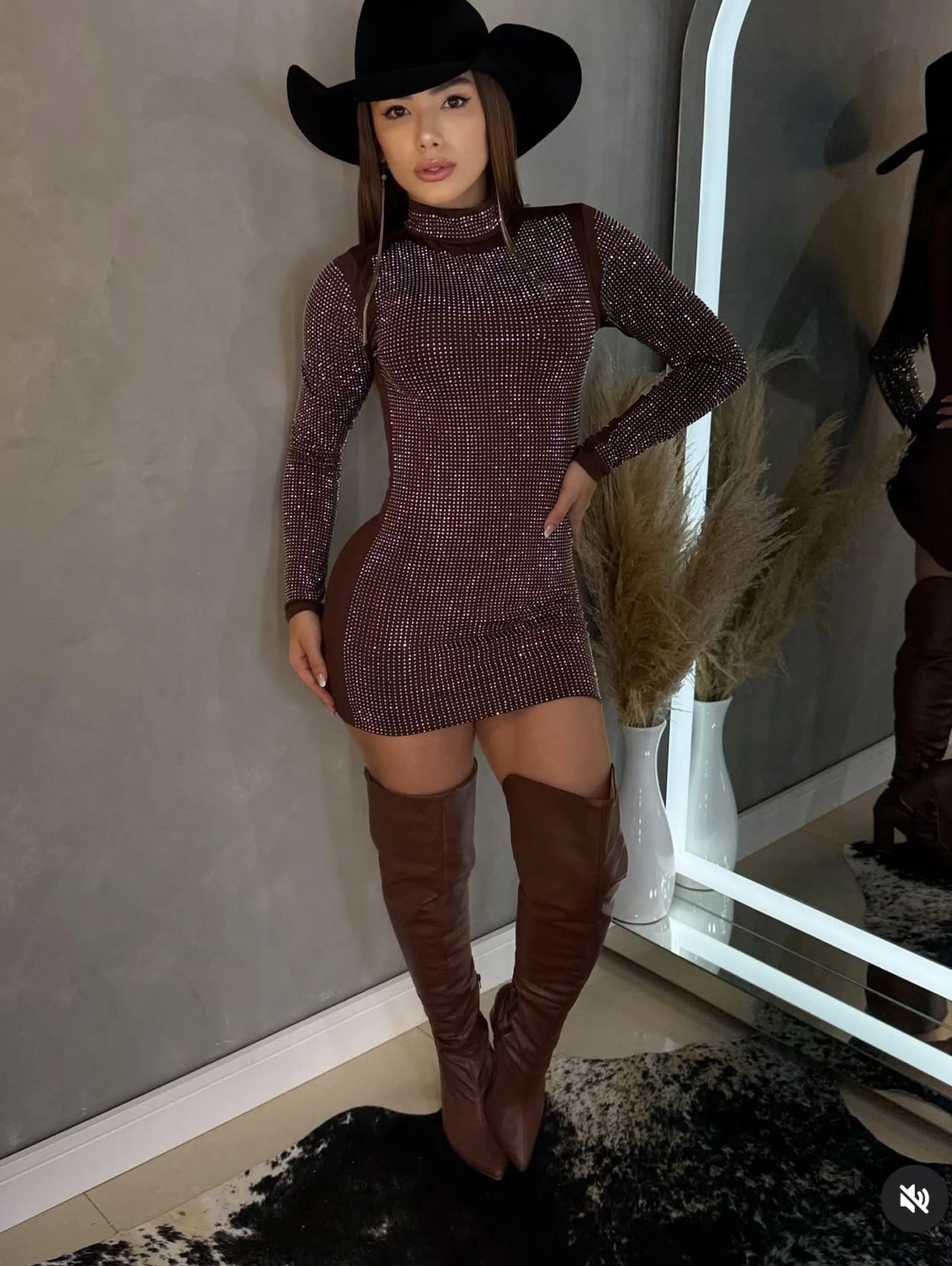 Vestido Feminino Manga Longa Curto Justo Brilho