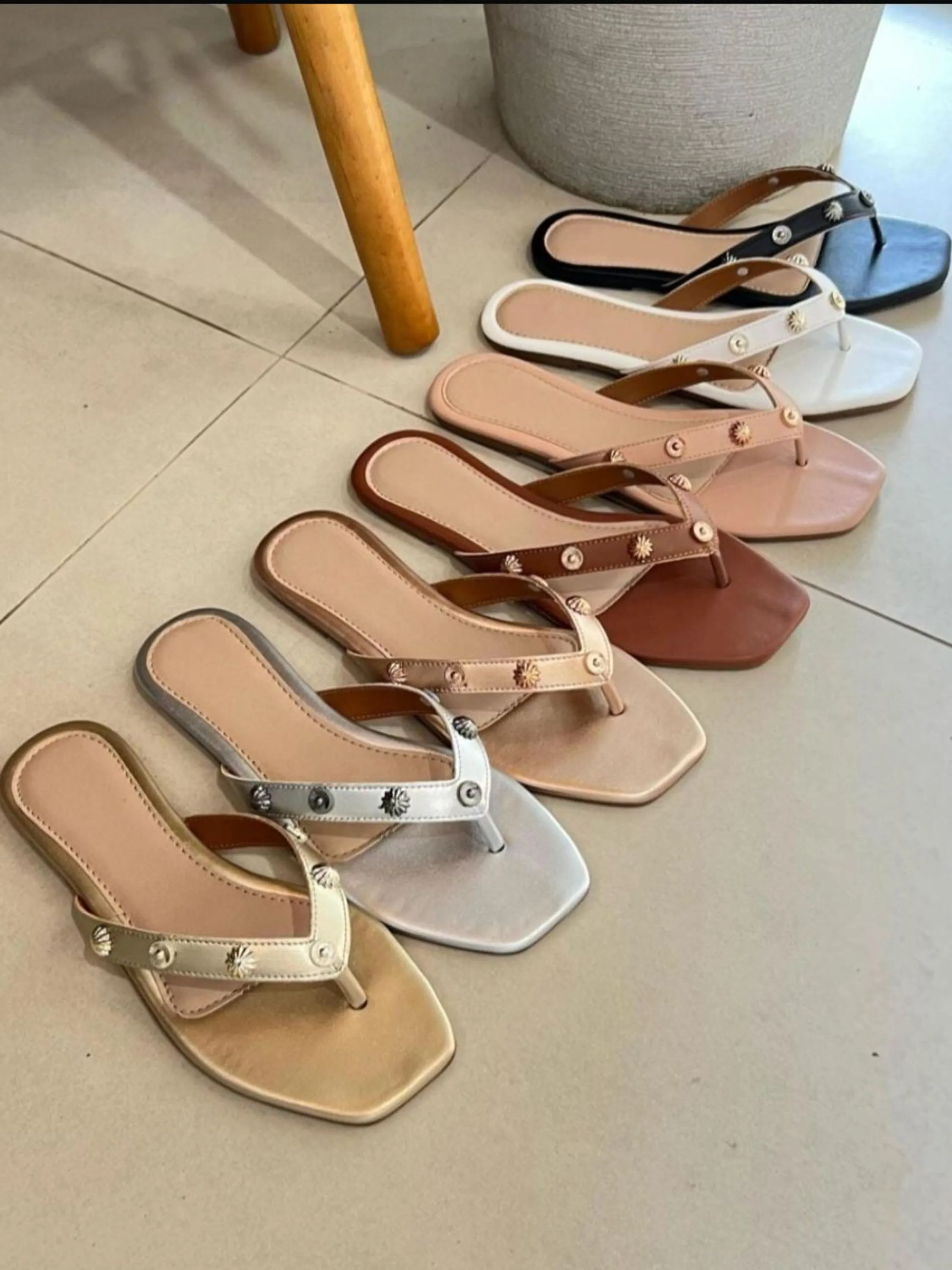 Chinelo Dedo Aplicações  R710