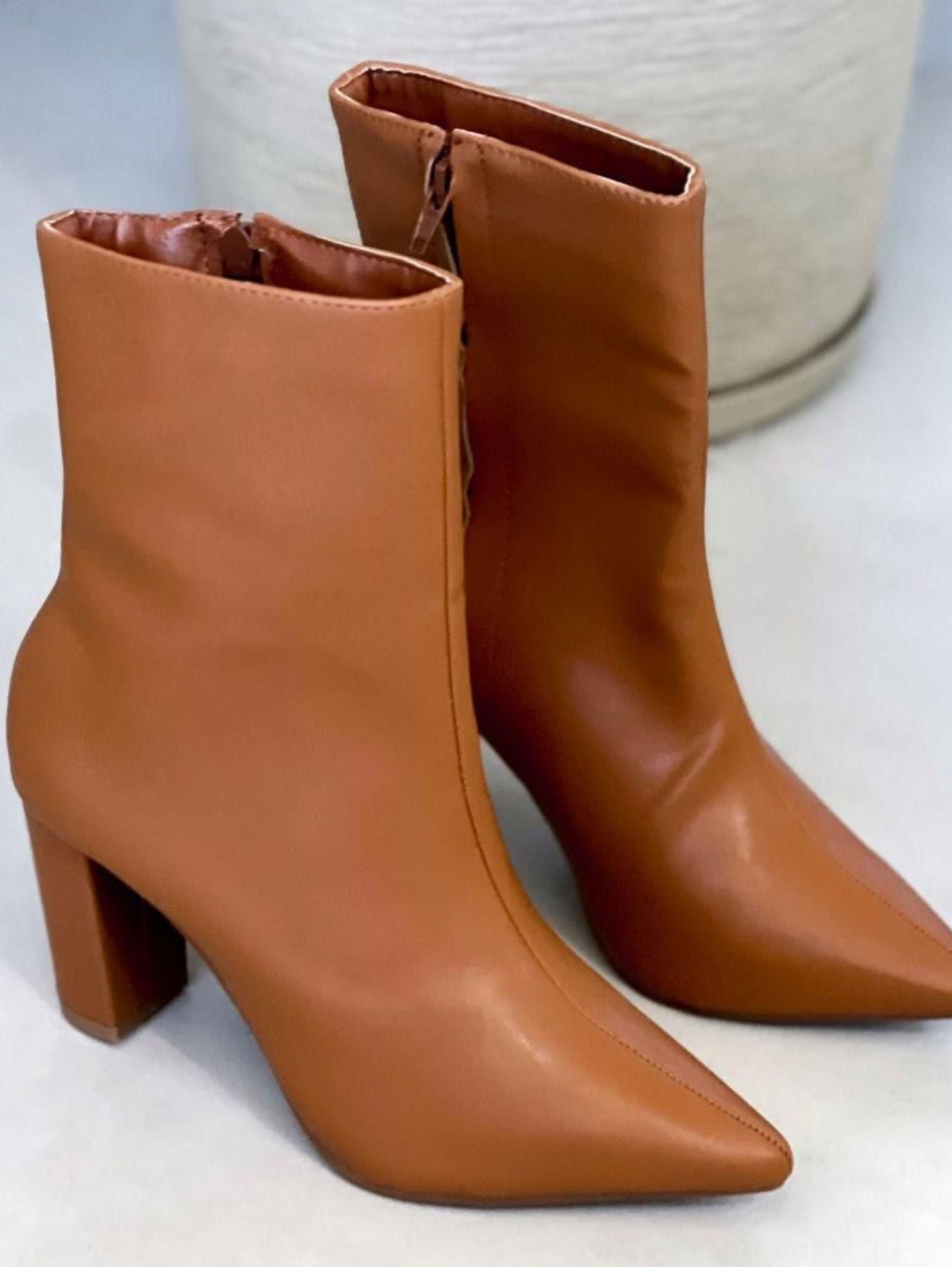 Bota Cano Curto Lisa 8685800