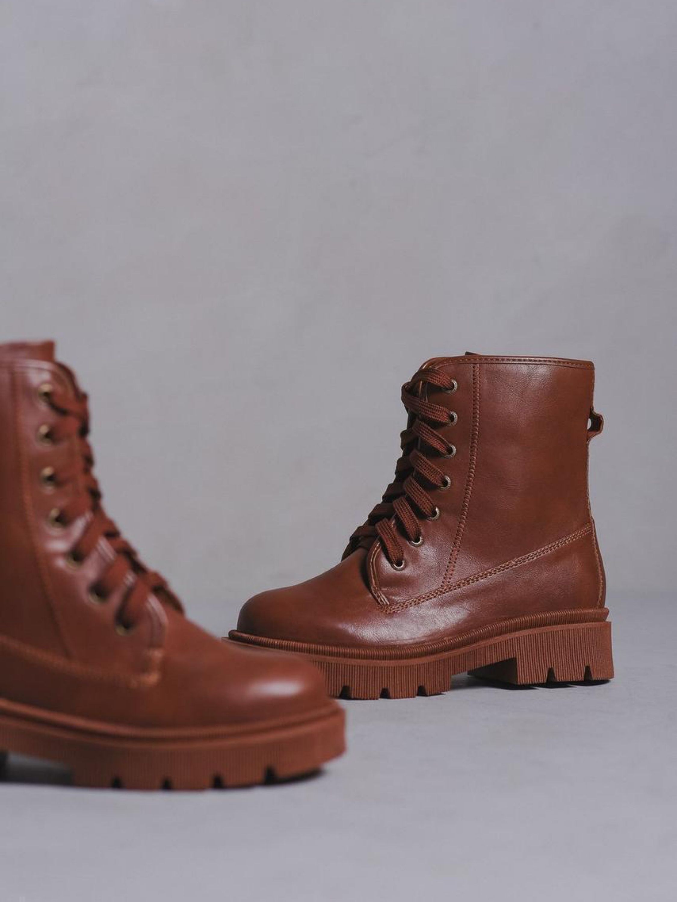 Coturno Tratorado Perfect FL 72242